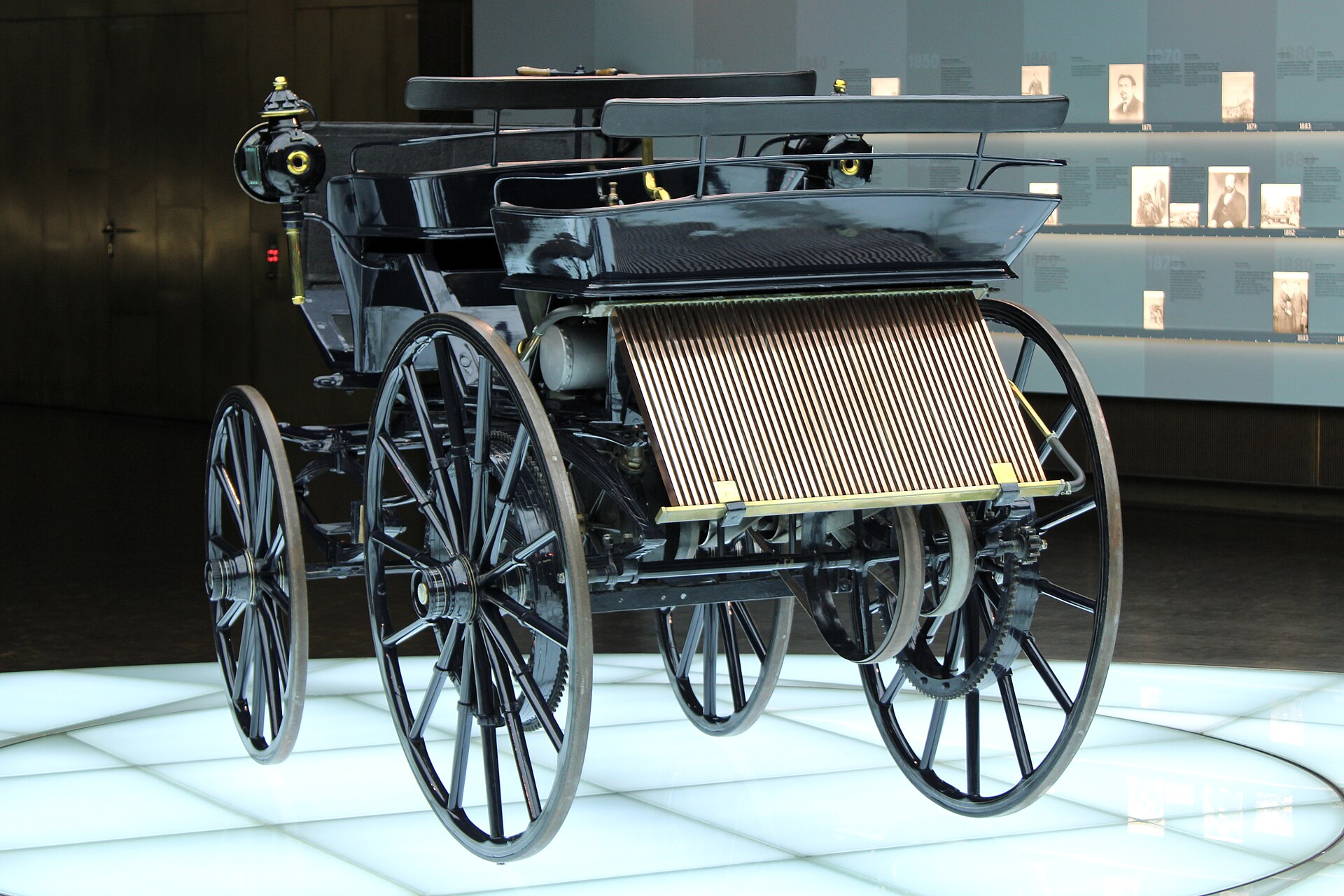 Daimler motorised coach of 1886