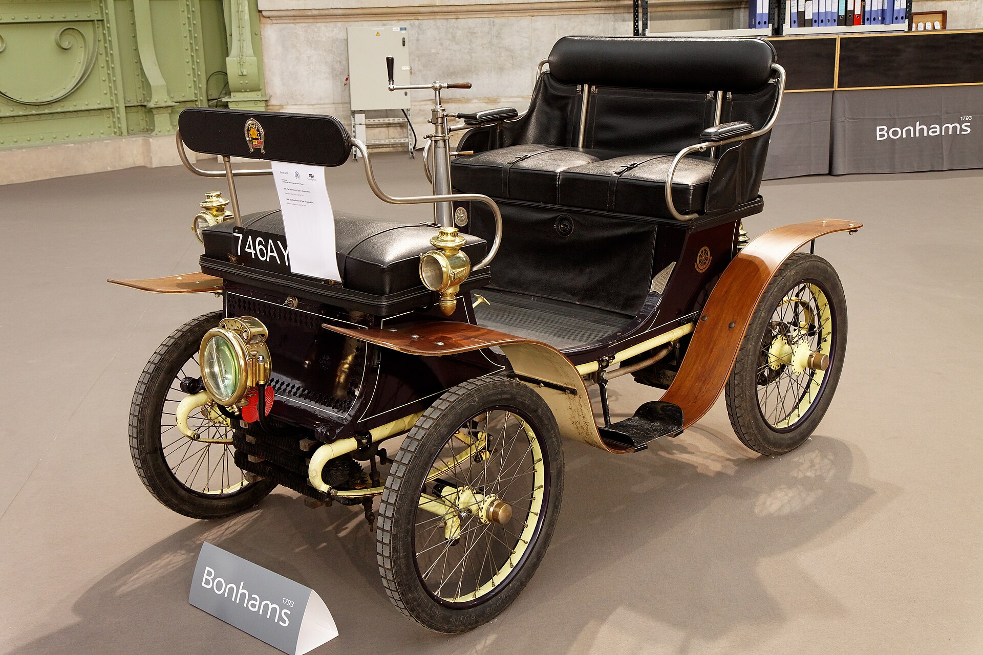 De Dion-Bouton Type G vis-à-vis on display in Paris