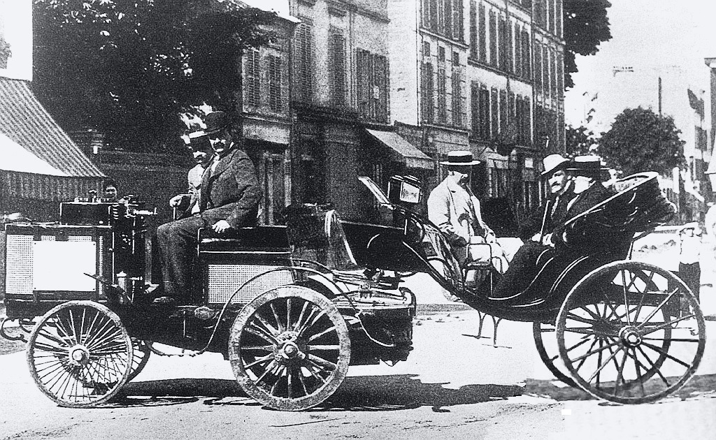 De Dion-Bouton steam tractor at the 1894 Paris–Rouen trial