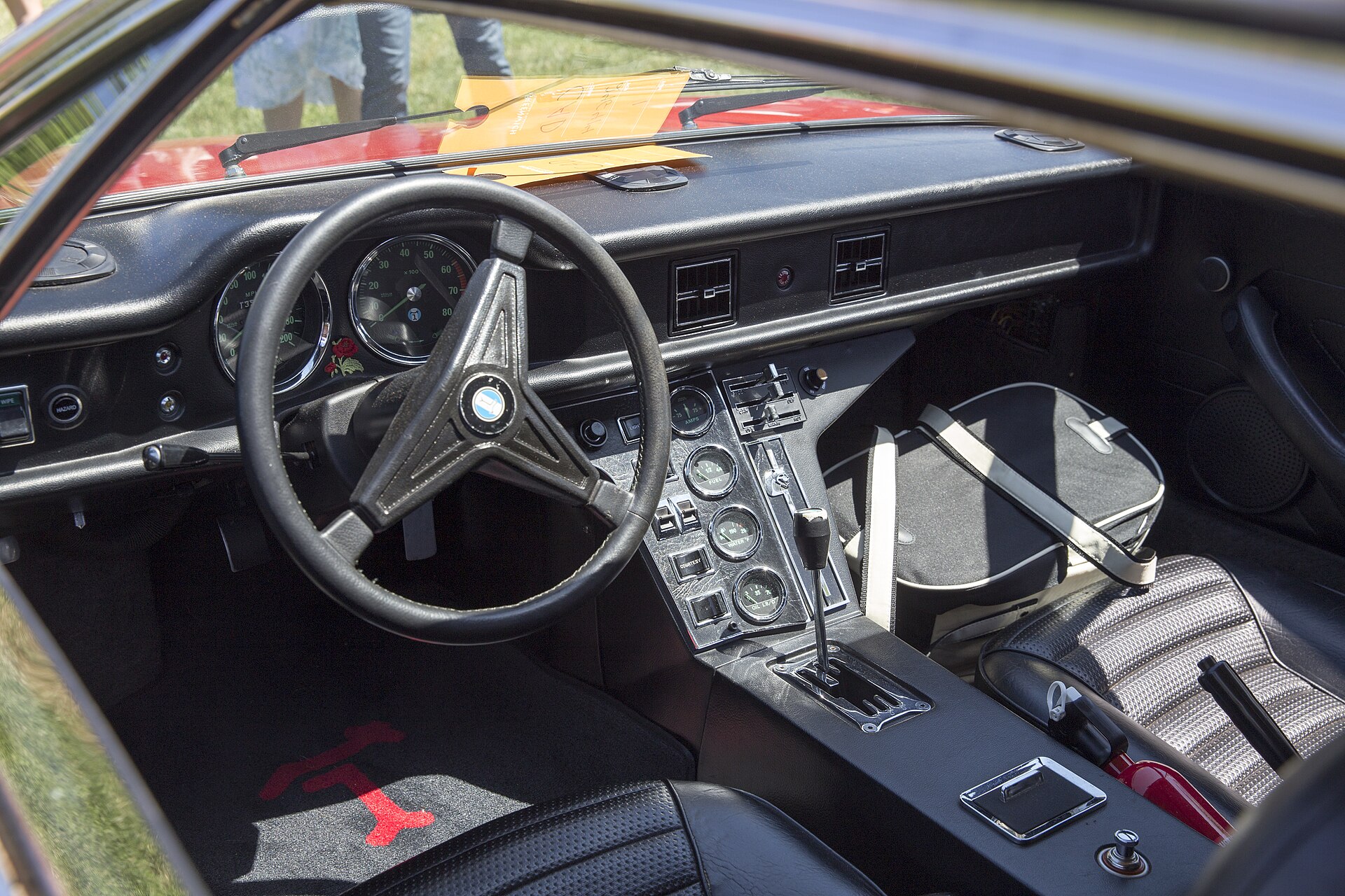 Interior and dashboard of a De Tomaso Pantera L
