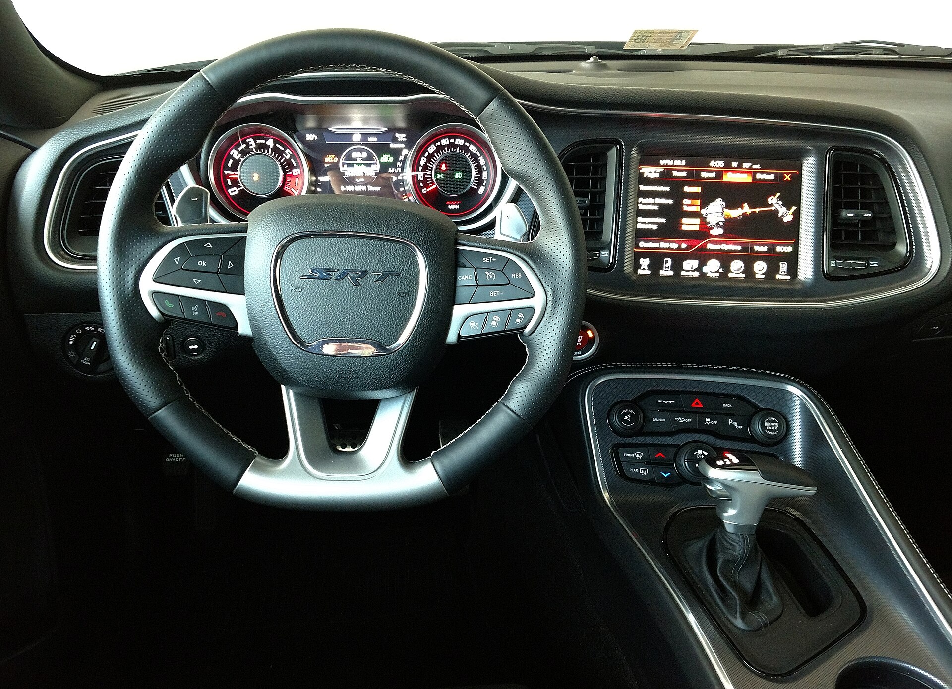 Dashboard and steering wheel of a 2015 Dodge Challenger