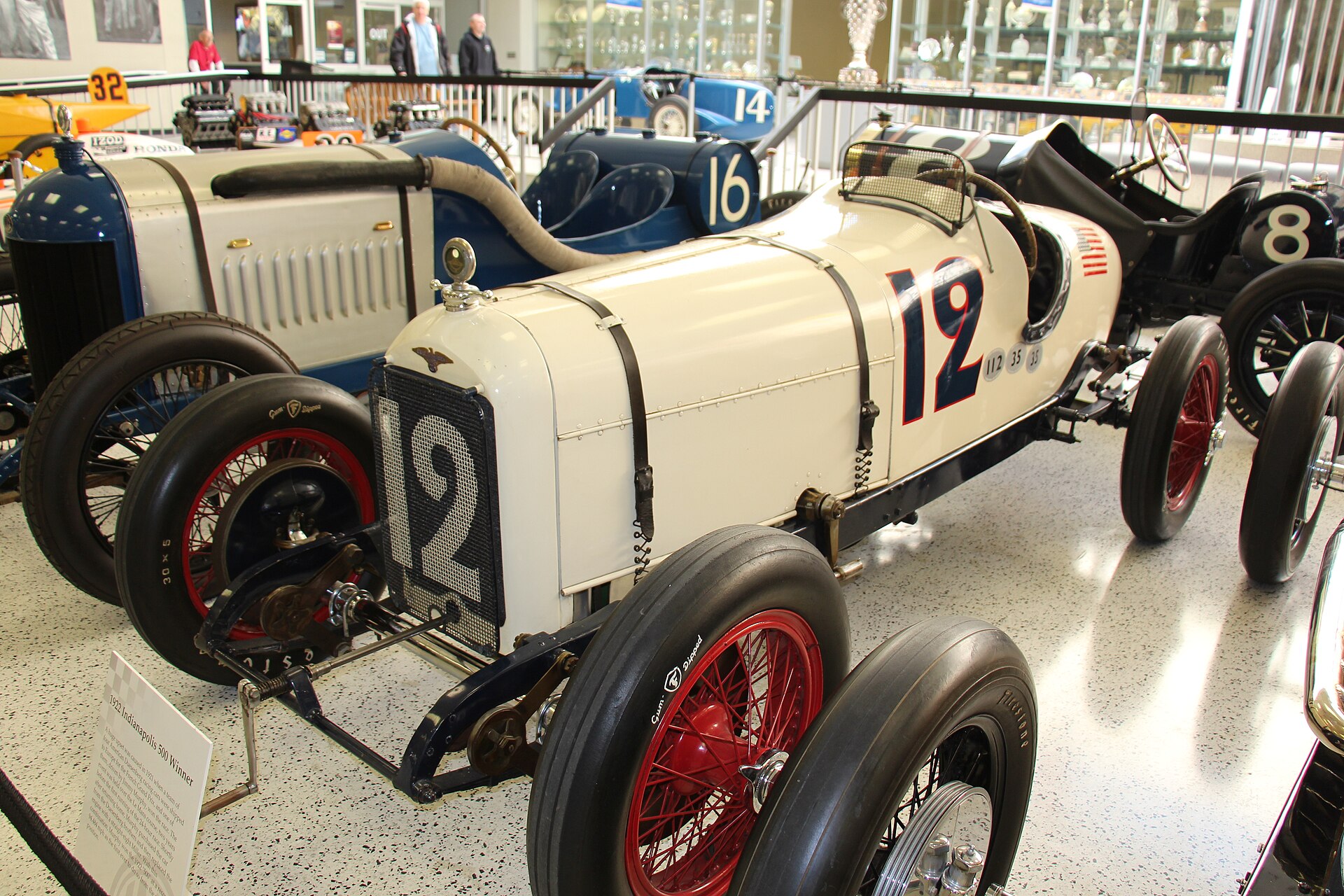 Duesenberg — From Iowa Bicycles to the Model J, 1913 to 1937