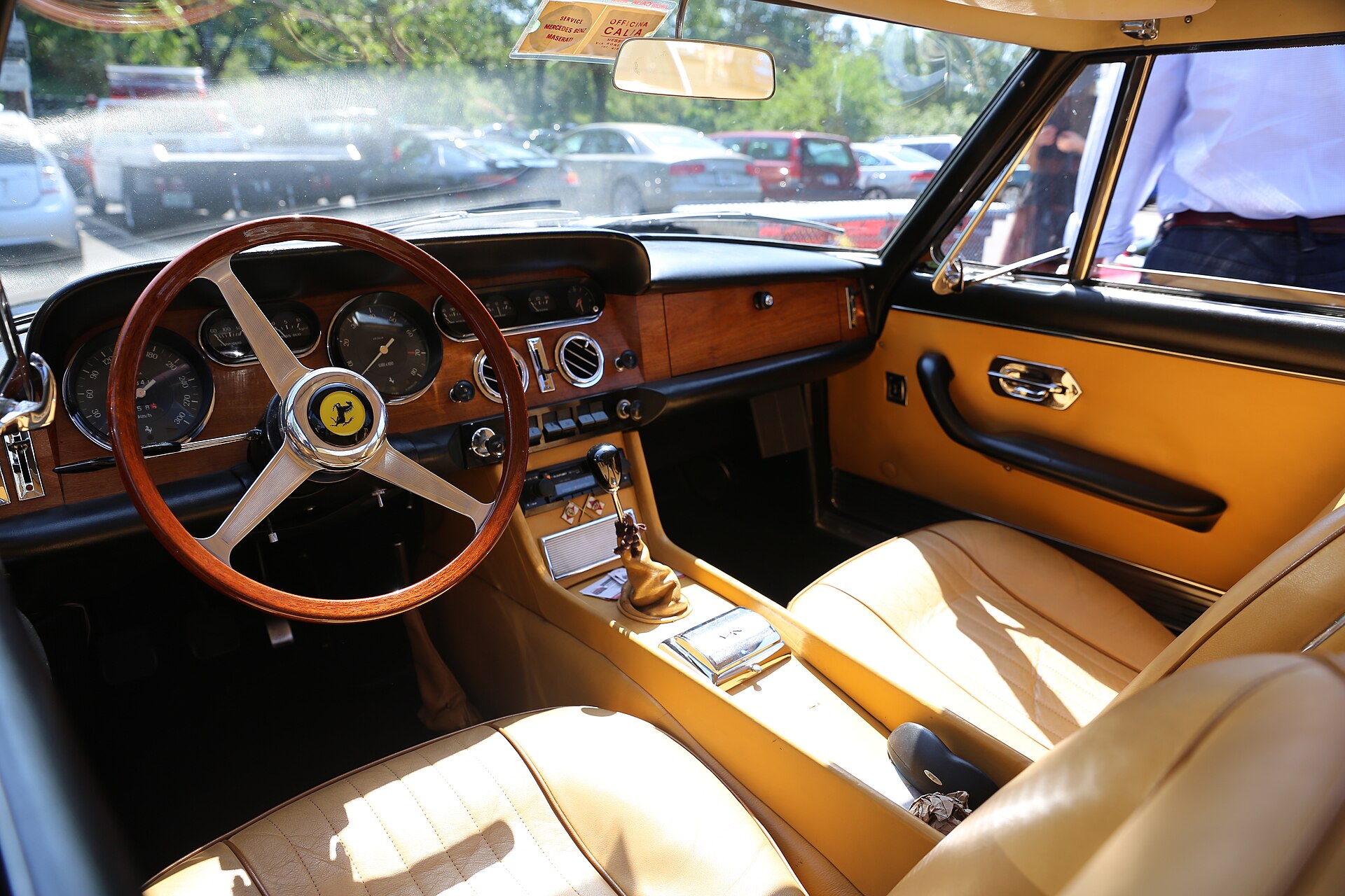 Ferrari 330 GT 2+2 interior