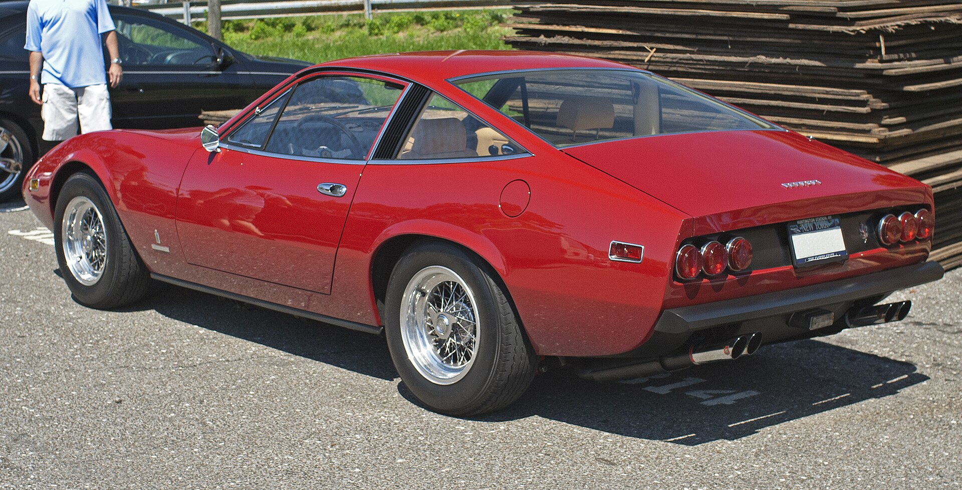 Red Ferrari 365 GTC/4, side view