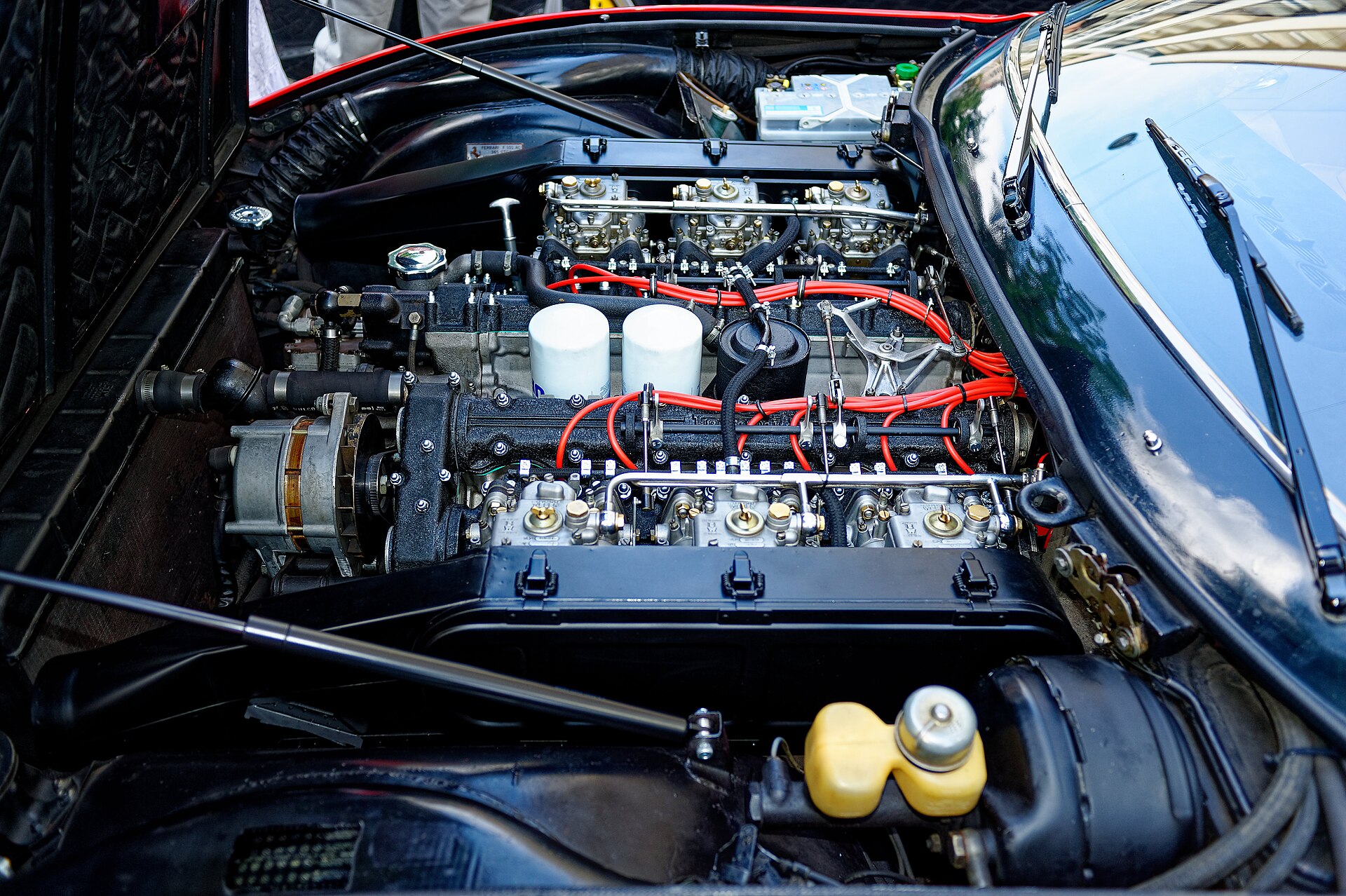 Ferrari 365 GTC/4 V12 engine