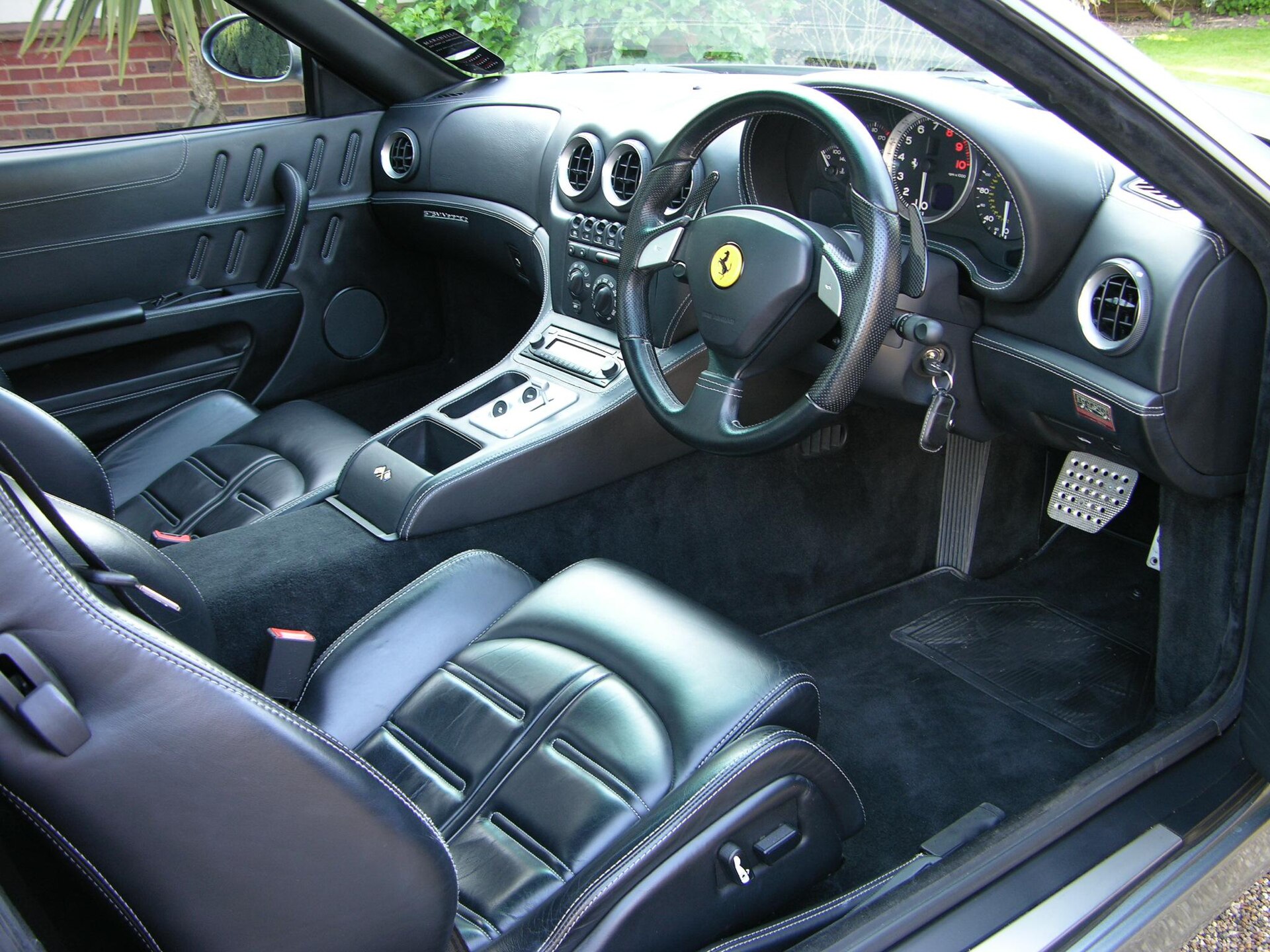 Ferrari 575M Maranello F1, side view