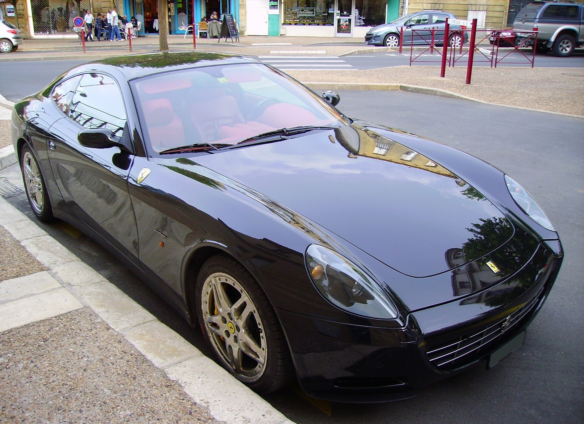 Black Ferrari 612 Scaglietti