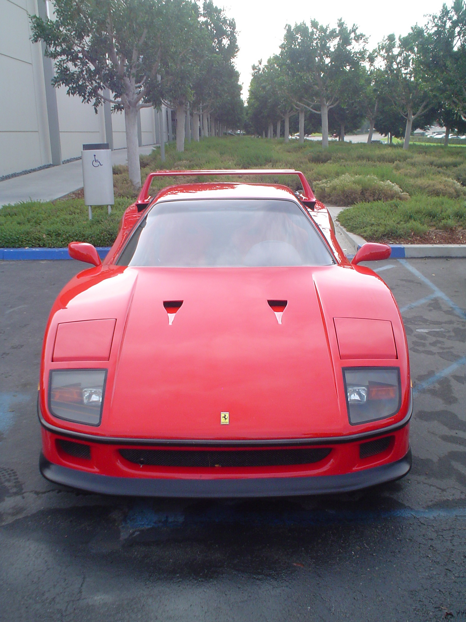 Ferrari F40 front view