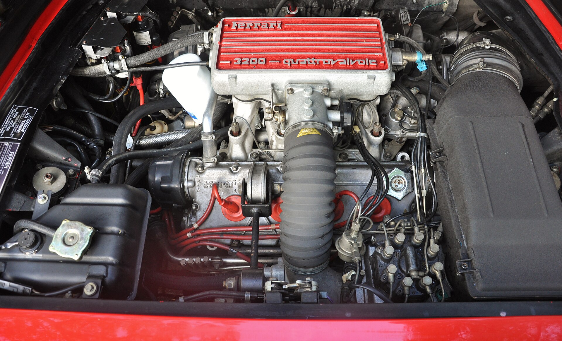 Ferrari Mondial 3.2 V8 engine