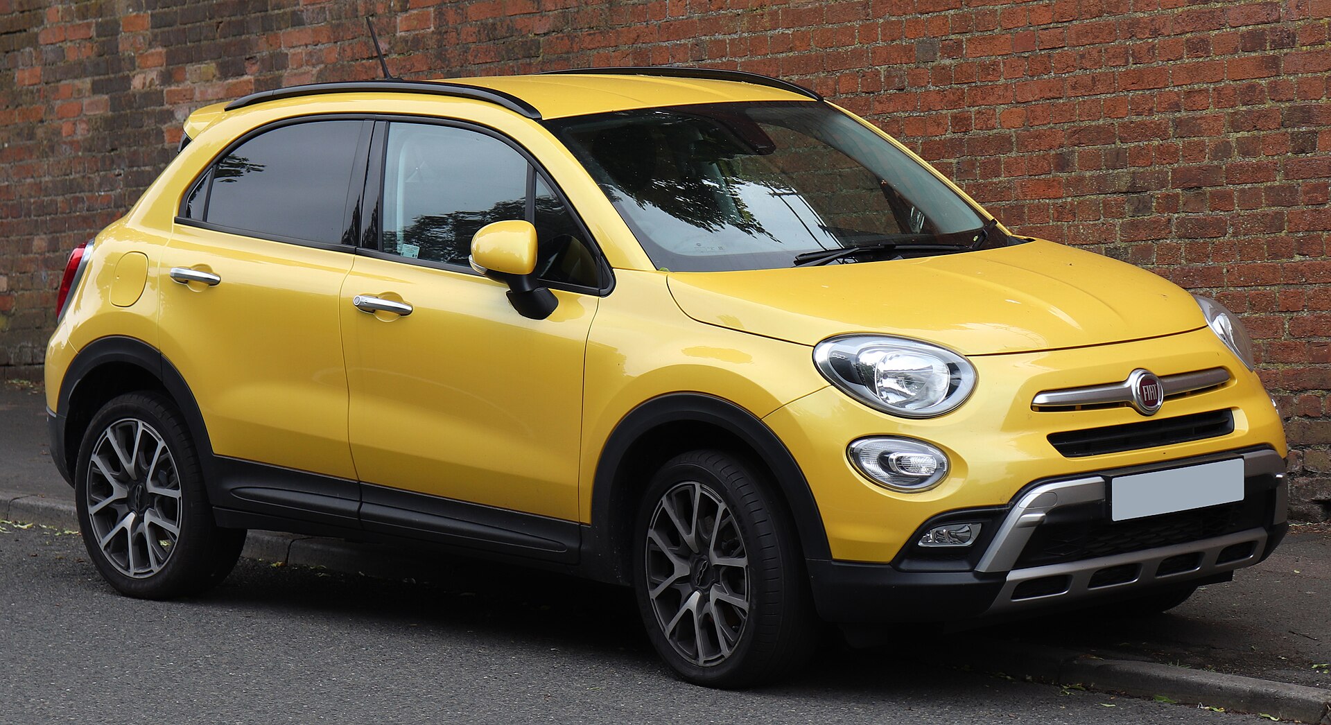 Fiat 500X Cross Plus, front view