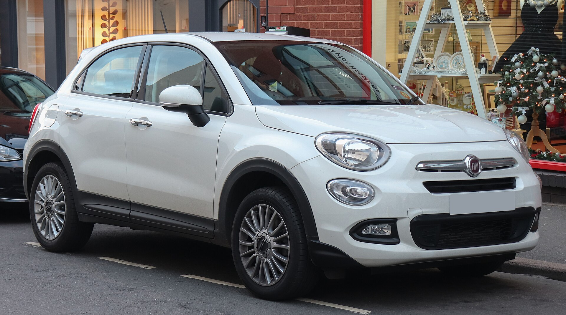 Fiat 500X Pop Star, front three-quarter view