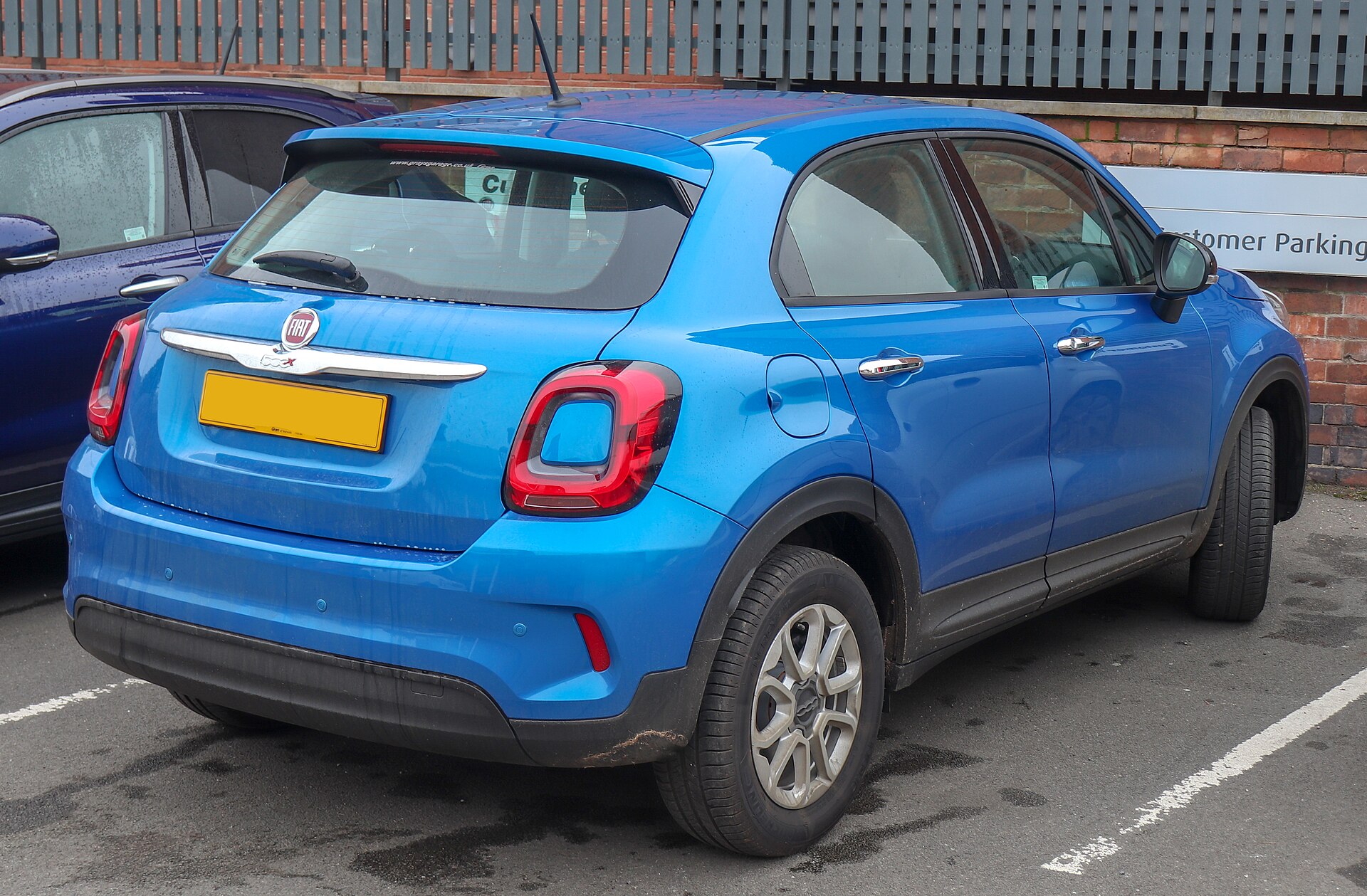 Fiat 500X crossover, rear three-quarter view