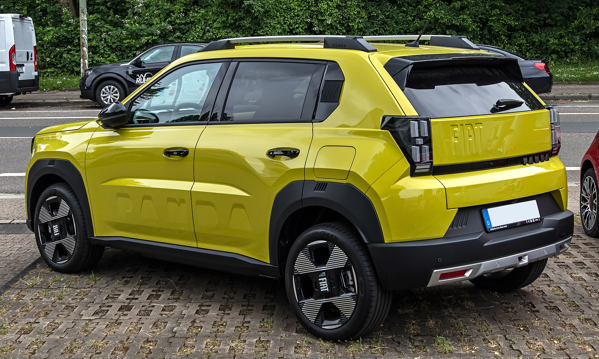 Fiat Grande Panda Electric, rear three-quarter view