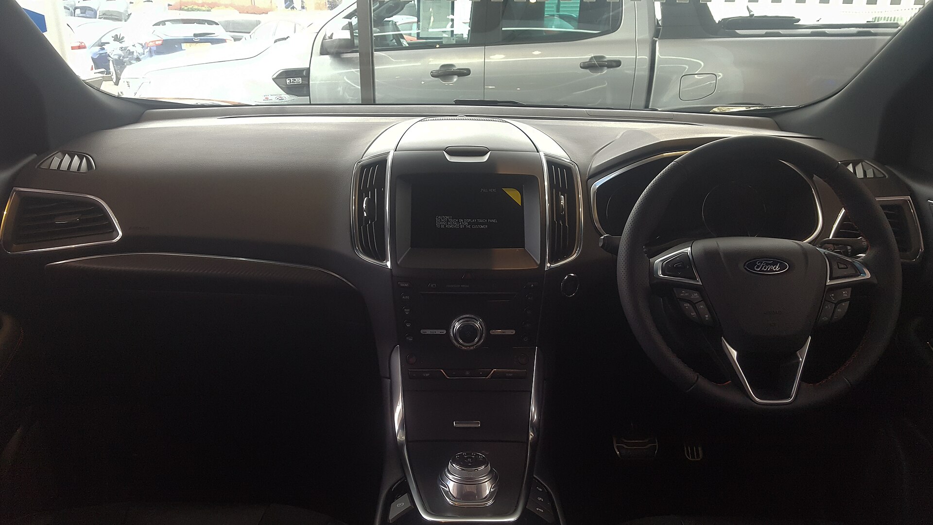 Dashboard of the facelifted Ford Edge ST-Line