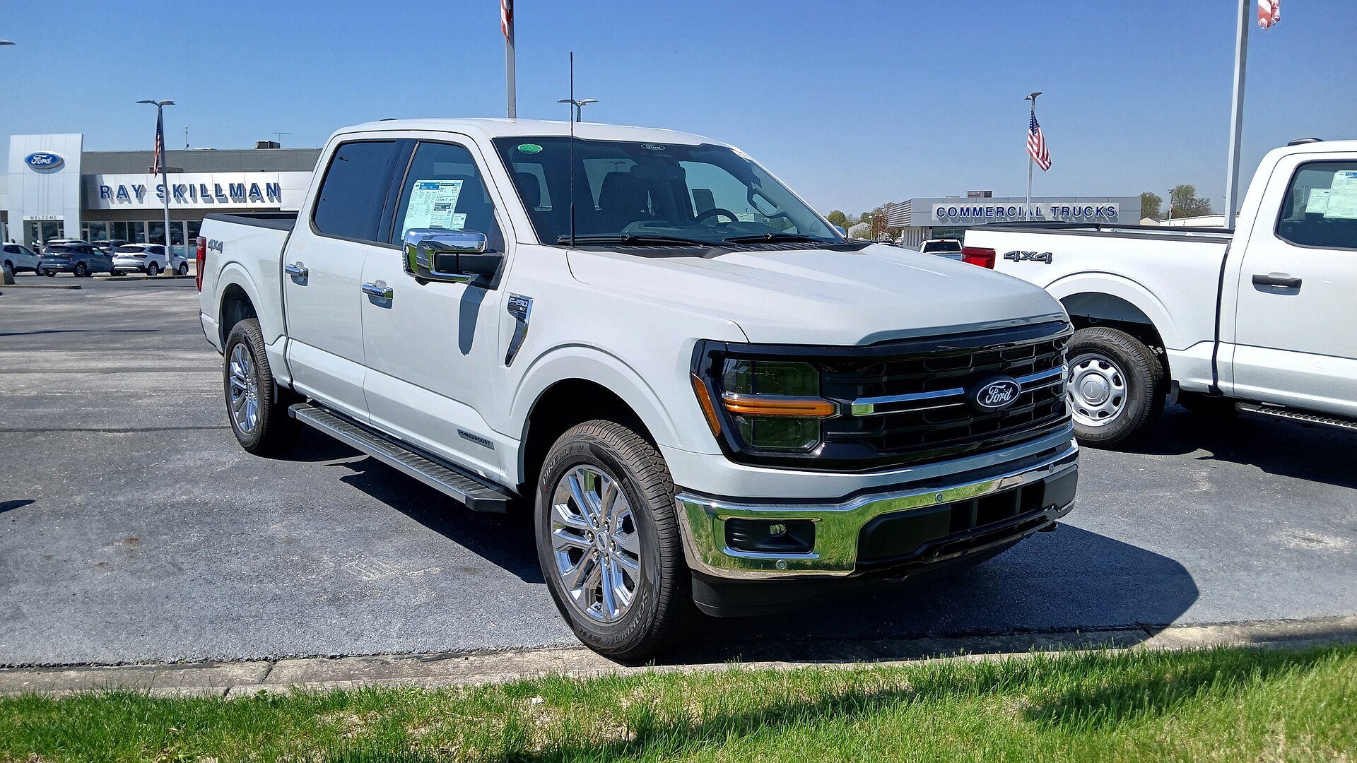 Ford F-150 XLT 2024, front view