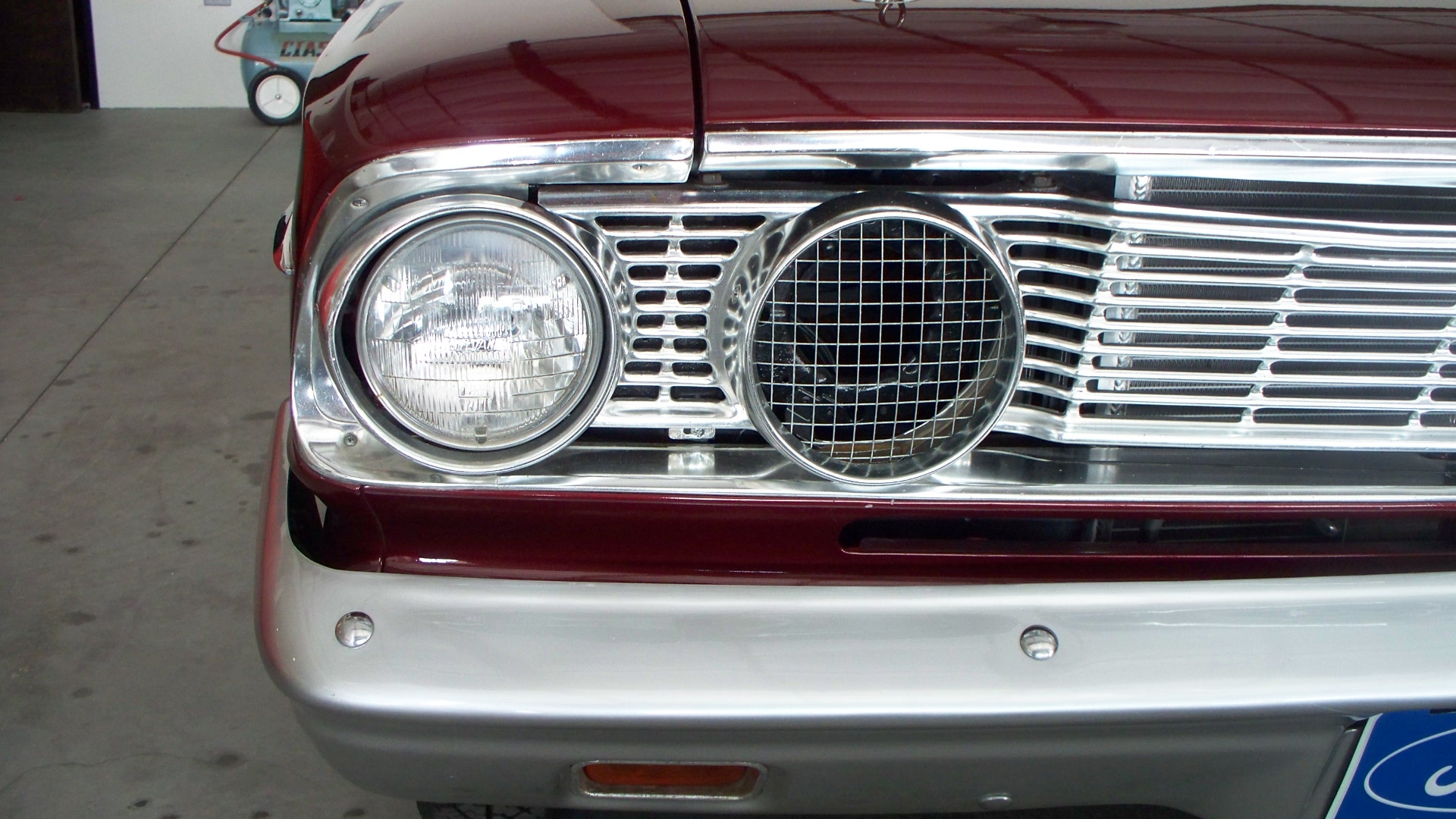 Intake detail of a 1964 Ford Thunderbolt