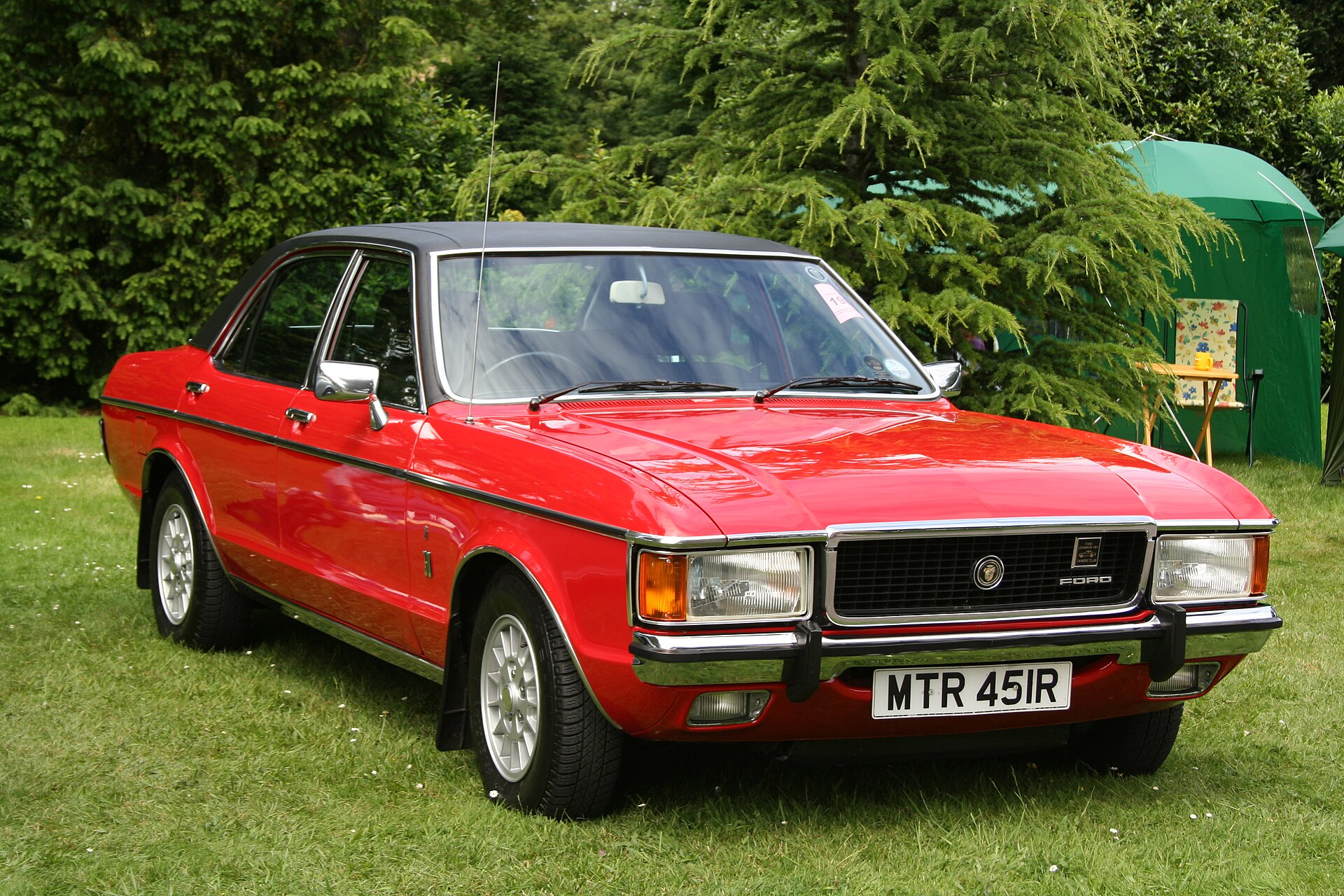 Ford Granada Mk I saloon