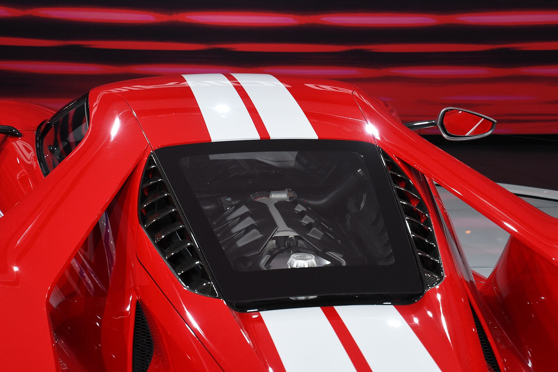 EcoBoost V6 under the rear deck of the 2018 Ford GT