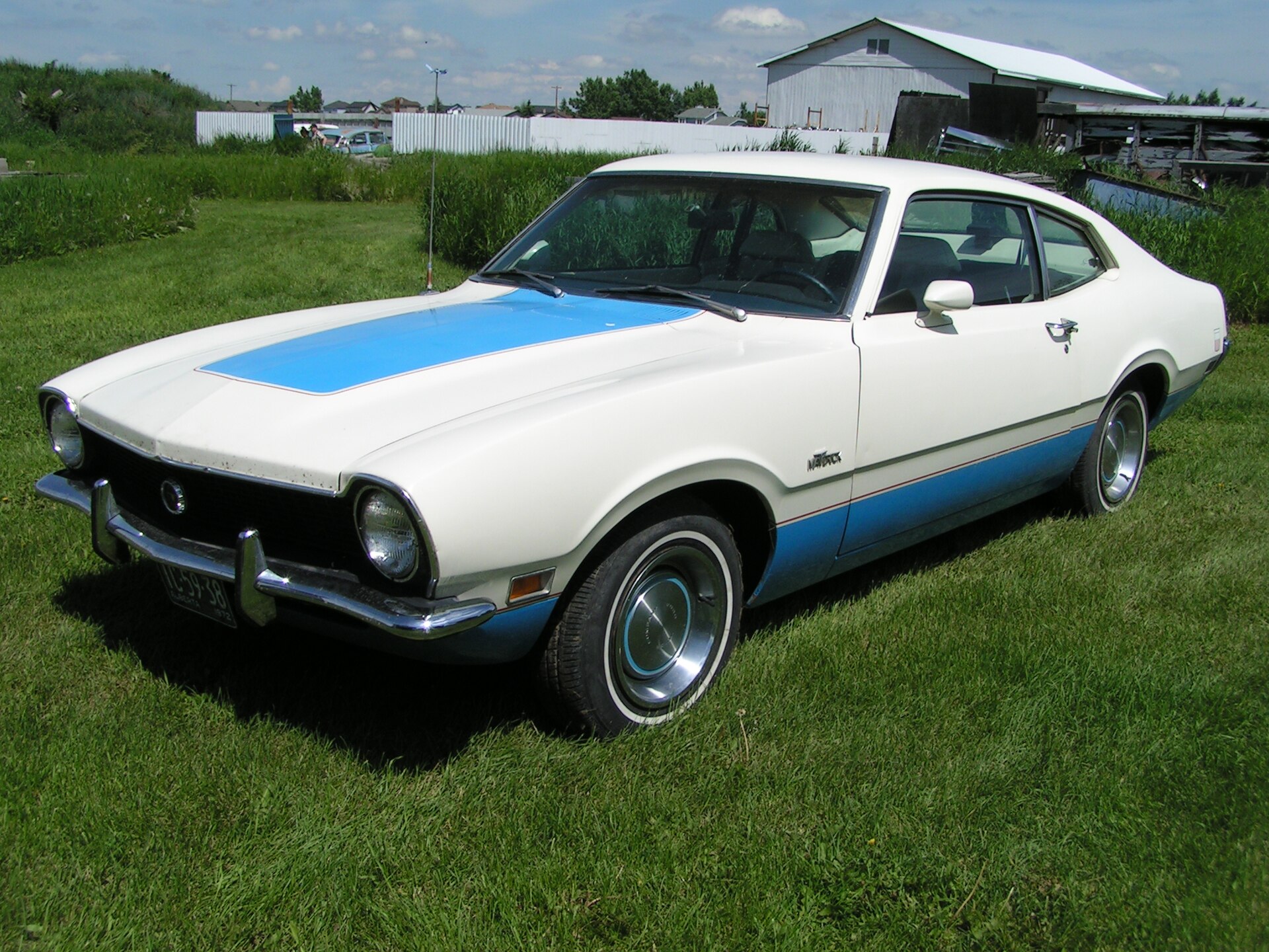 Ford Maverick Sprint of 1972 in two-tone paint