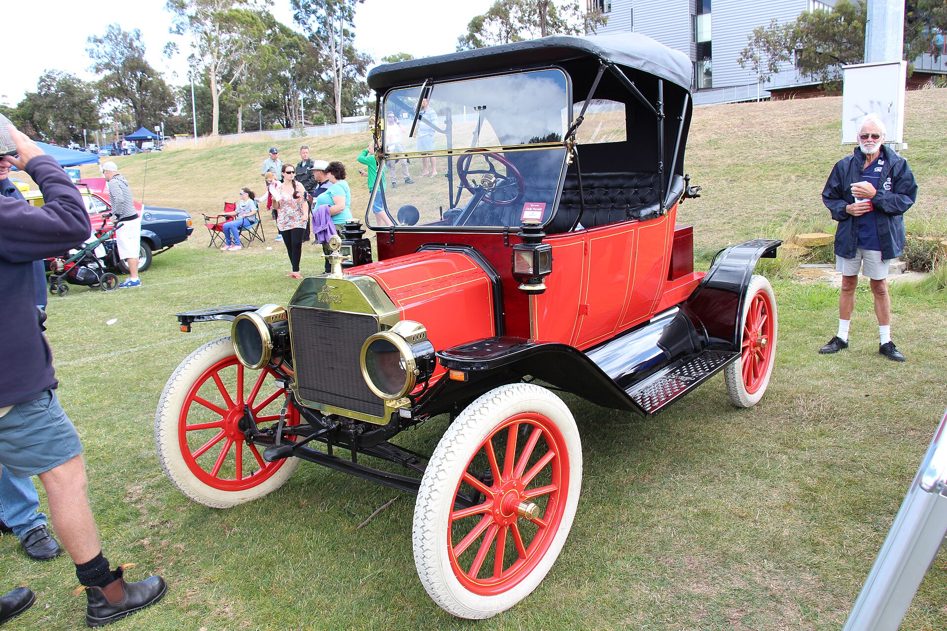 Ford Model T roadster of 1913, three-quarter view