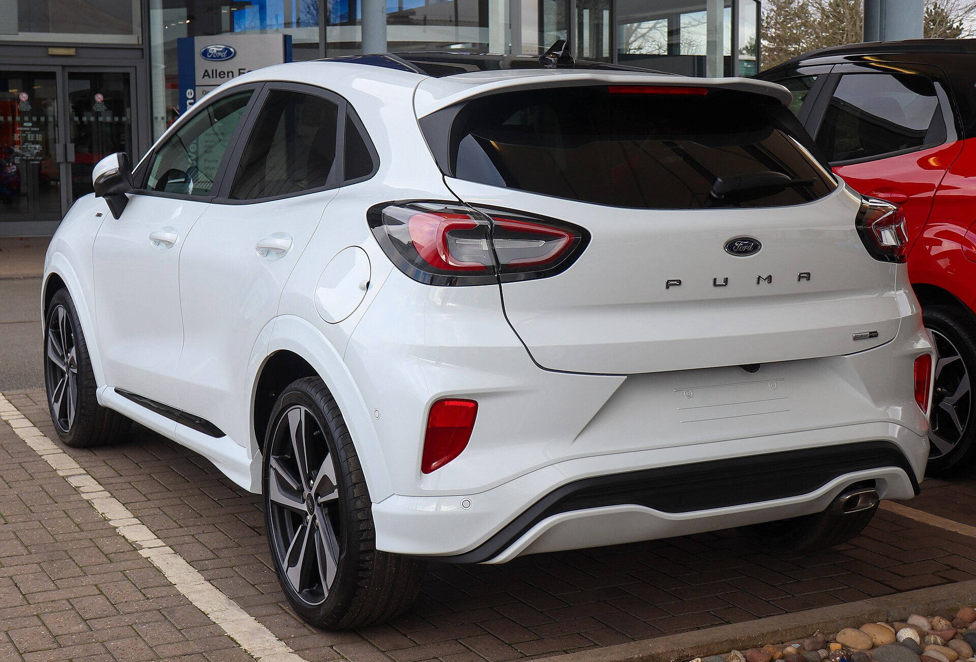 Ford Puma ST-Line X, rear three-quarter view