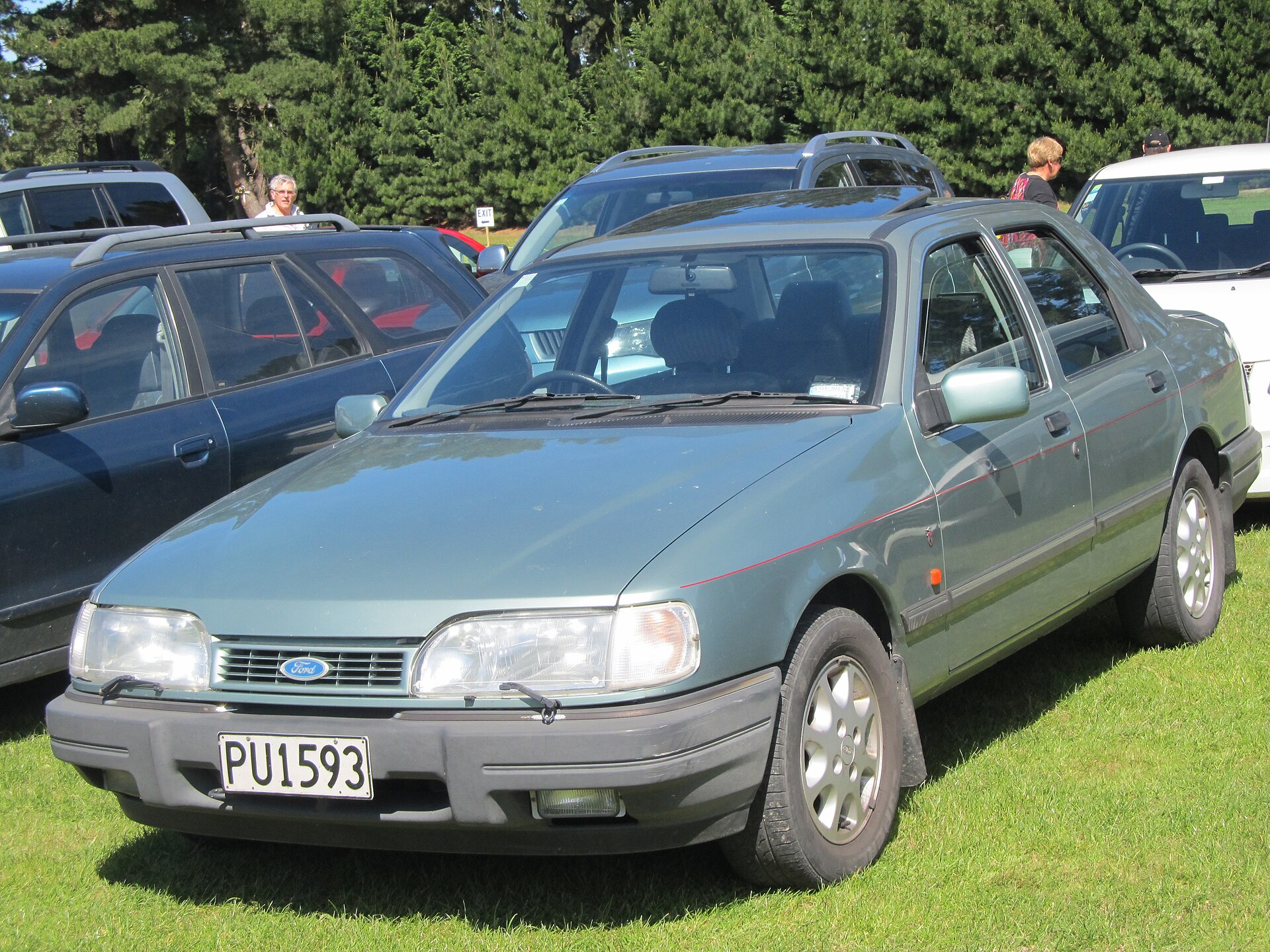 Ford Sierra Sapphire Ghia four-door saloon