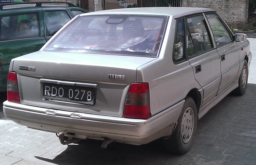FSO Polonez Atu four-door saloon, exterior view
