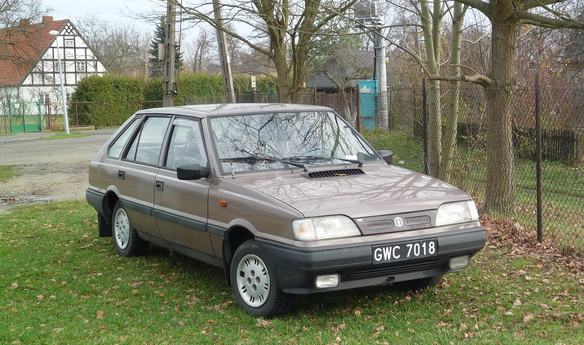 FSO Polonez Caro hatchback, exterior view