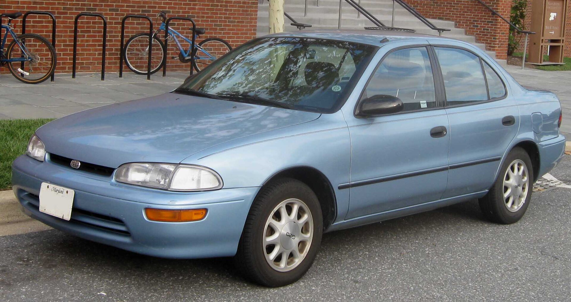 Geo Prizm four-door saloon, second generation