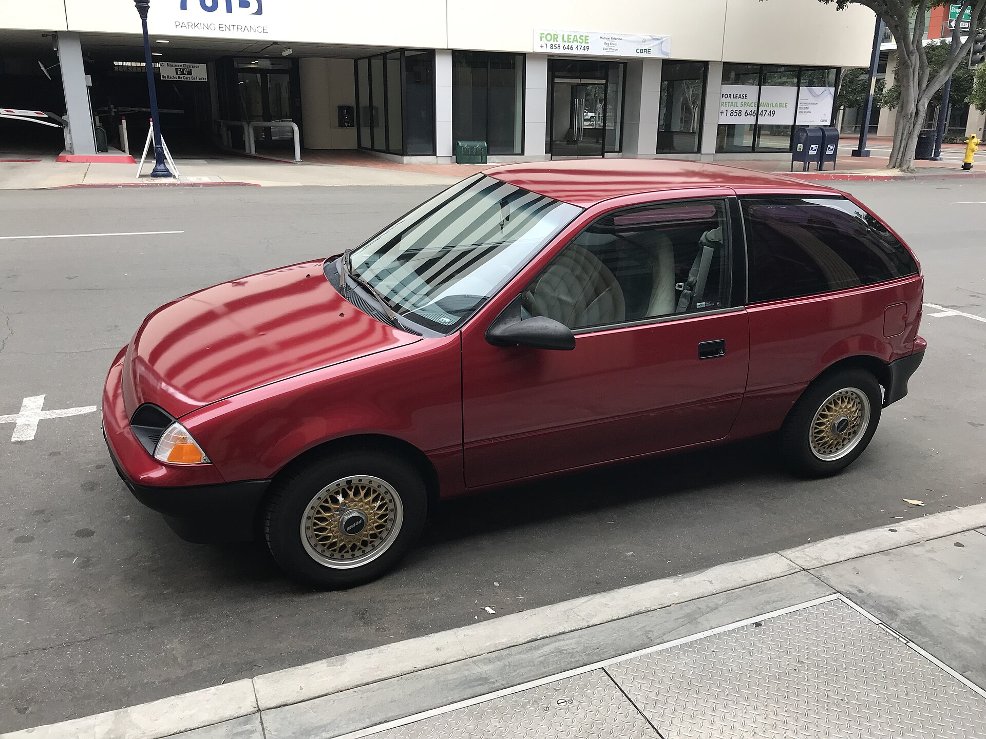 Geo Metro three-door, side view