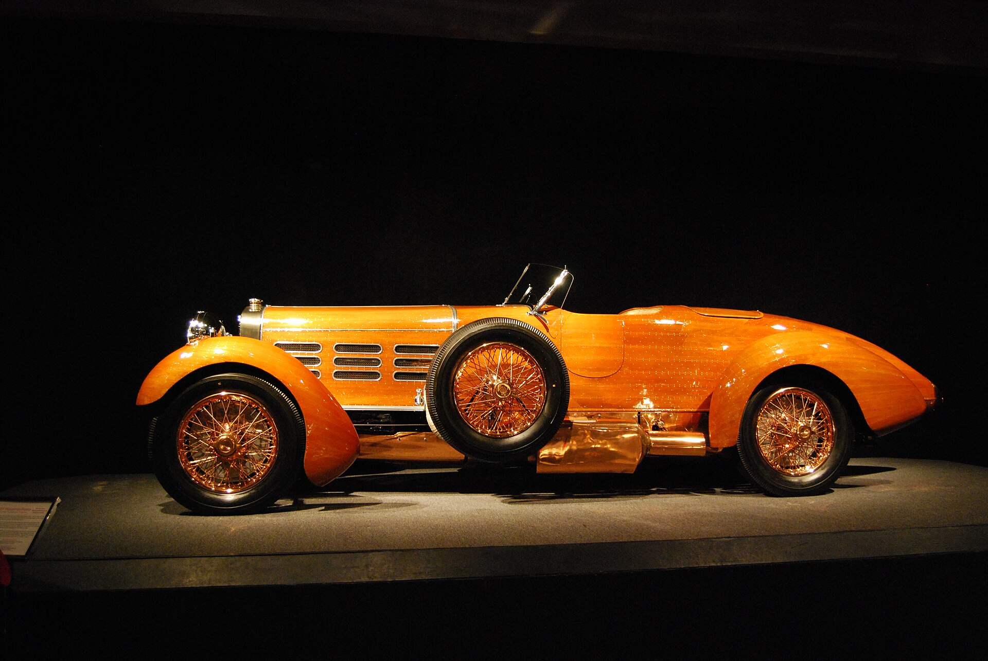 Hispano-Suiza H6C with wooden body, side view