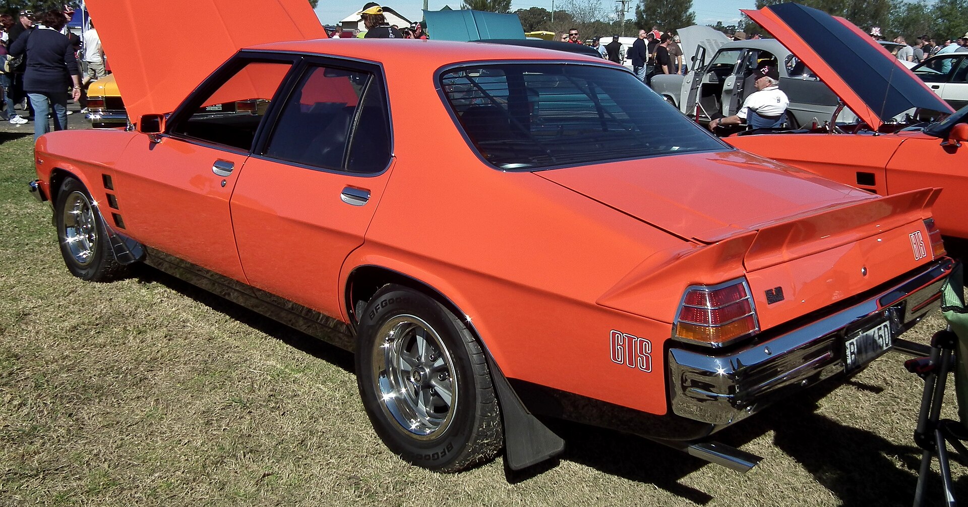 Holden HJ Monaro GTS sedan, side view
