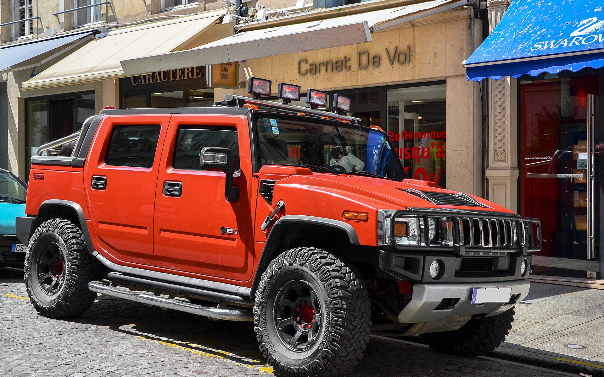 Hummer H2 parked on a street
