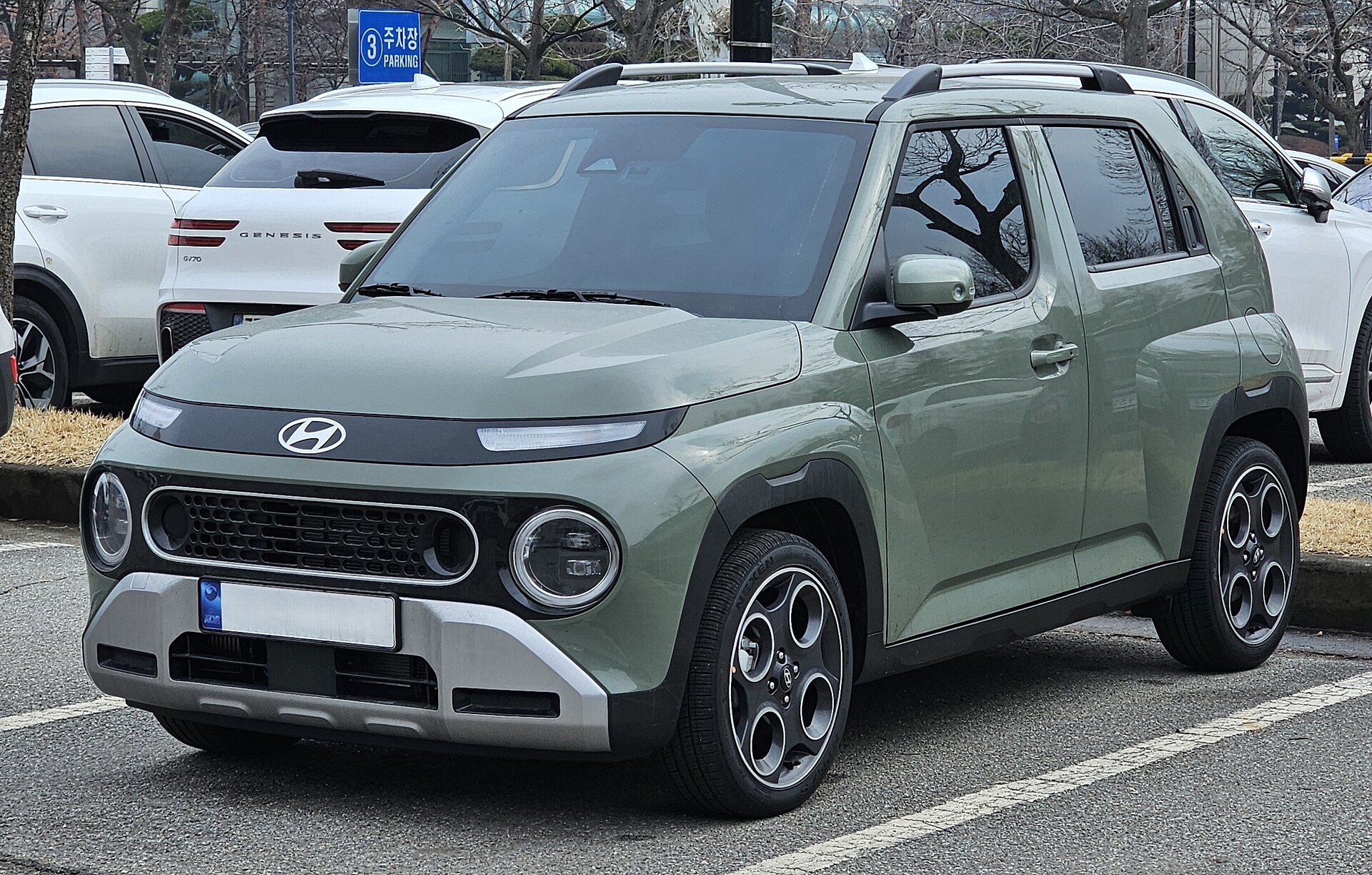 Hyundai Casper small crossover in khaki