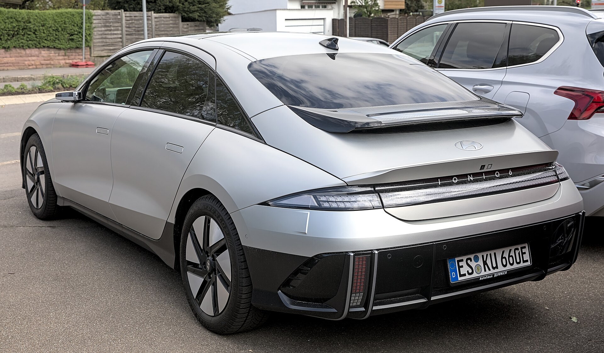 Hyundai Ioniq 6, rear three-quarter view