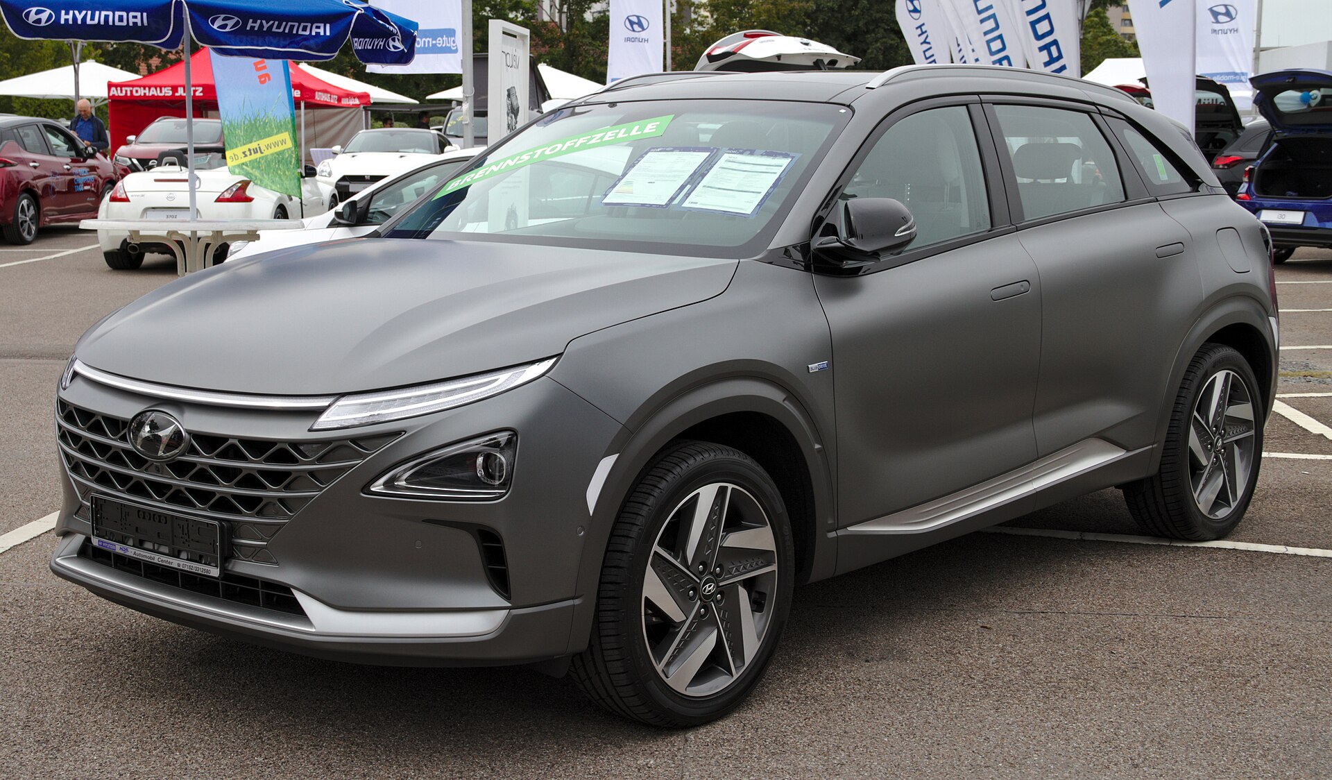 Hyundai NEXO parked, side view