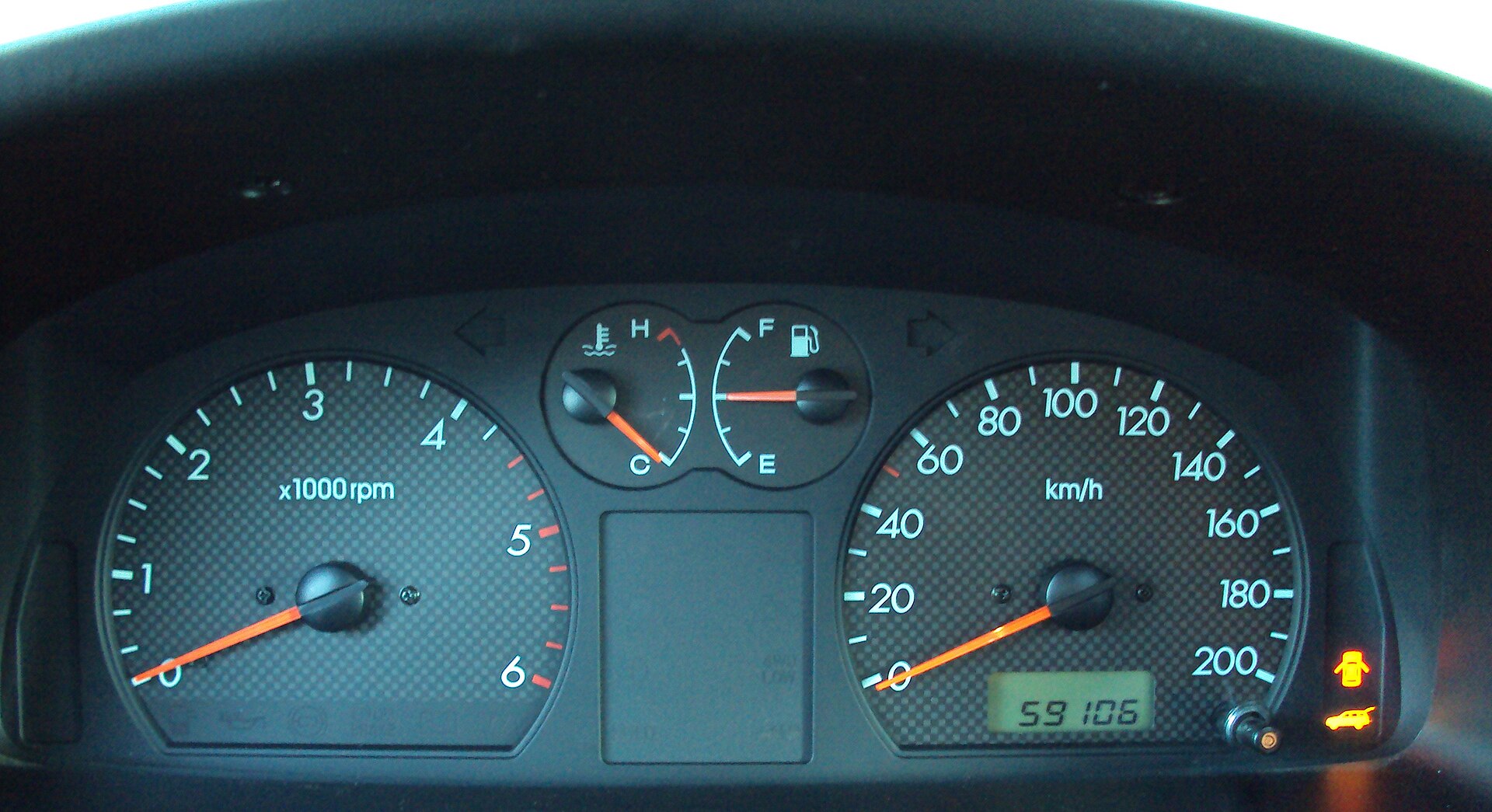 Hyundai Terracan analogue instrument cluster