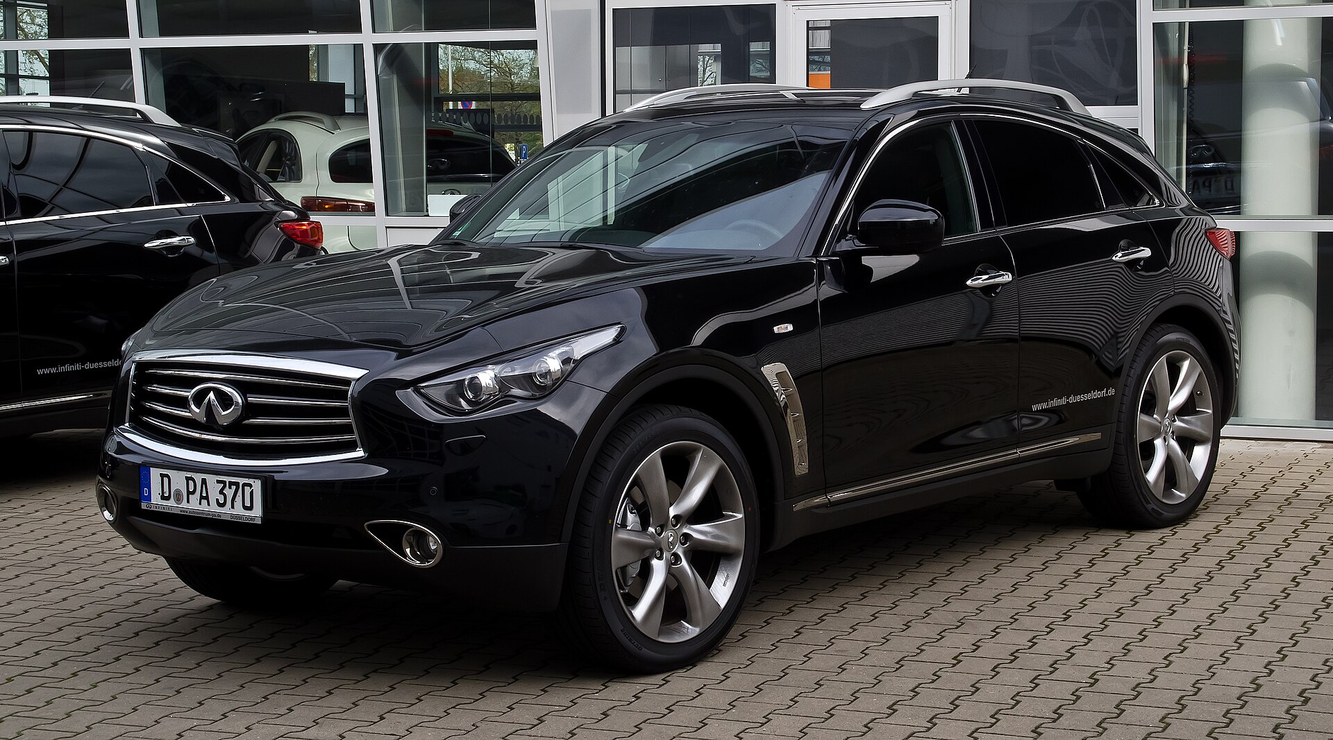 Infiniti FX50 S facelift, front view