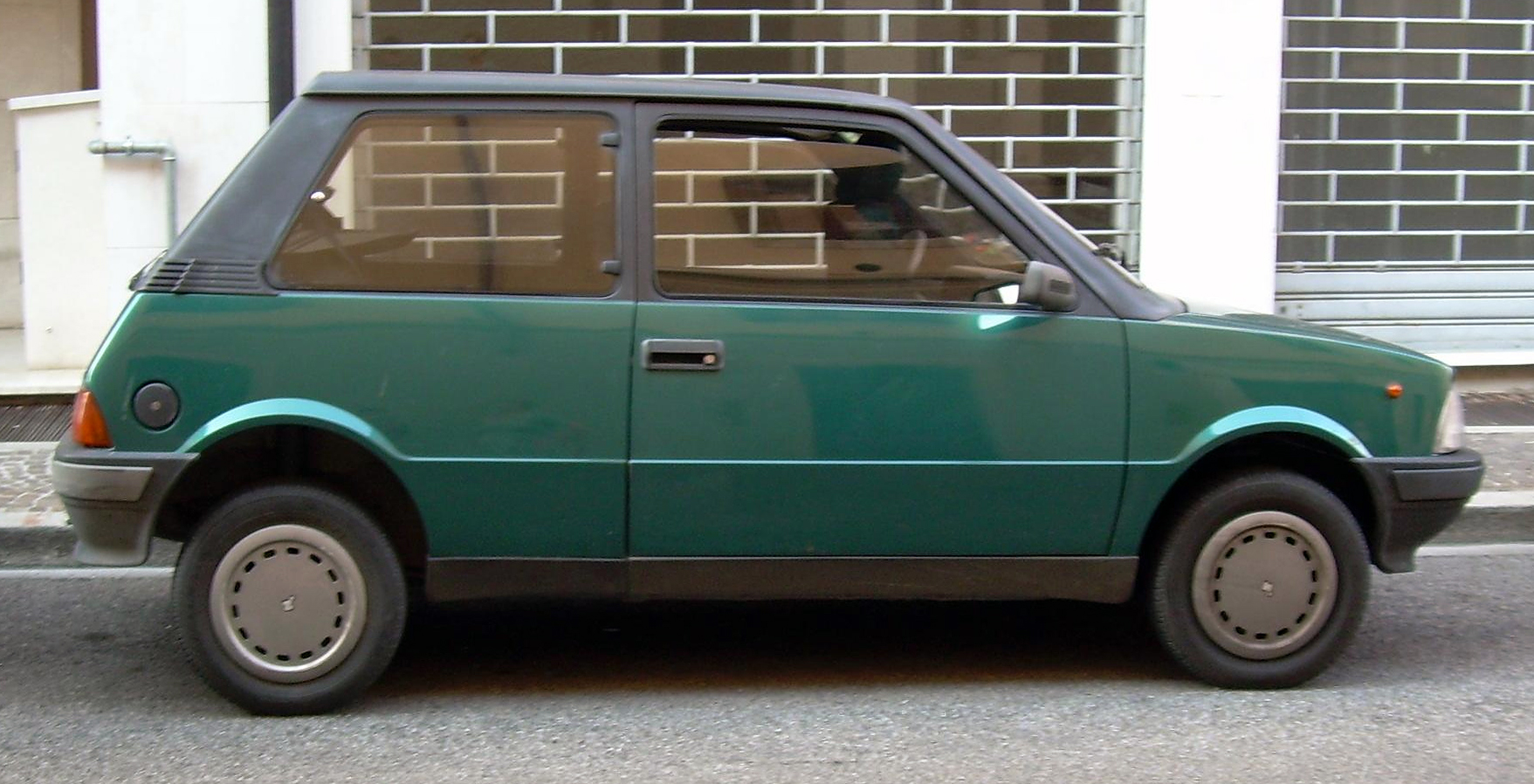 Long-wheelbase Innocenti Small 990
