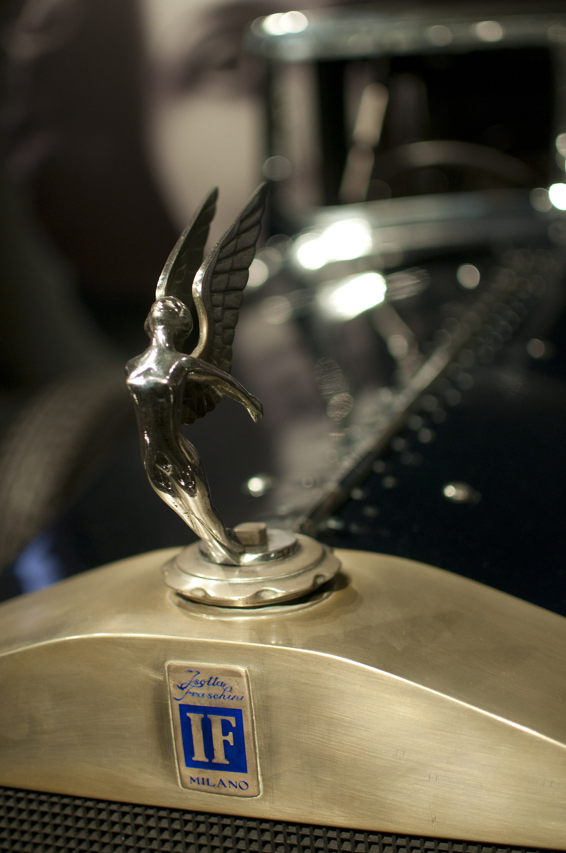 Isotta Fraschini radiator mascot