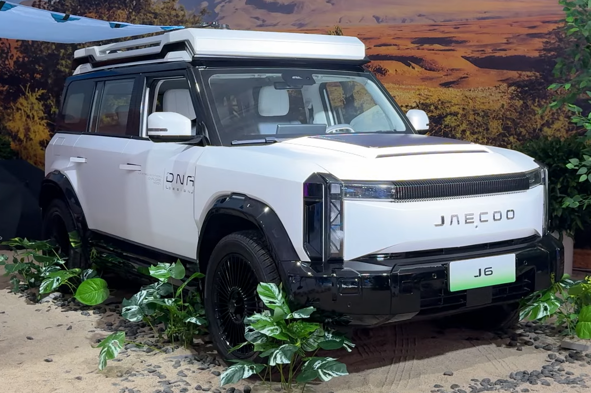 Jaecoo J6 electric SUV, front view