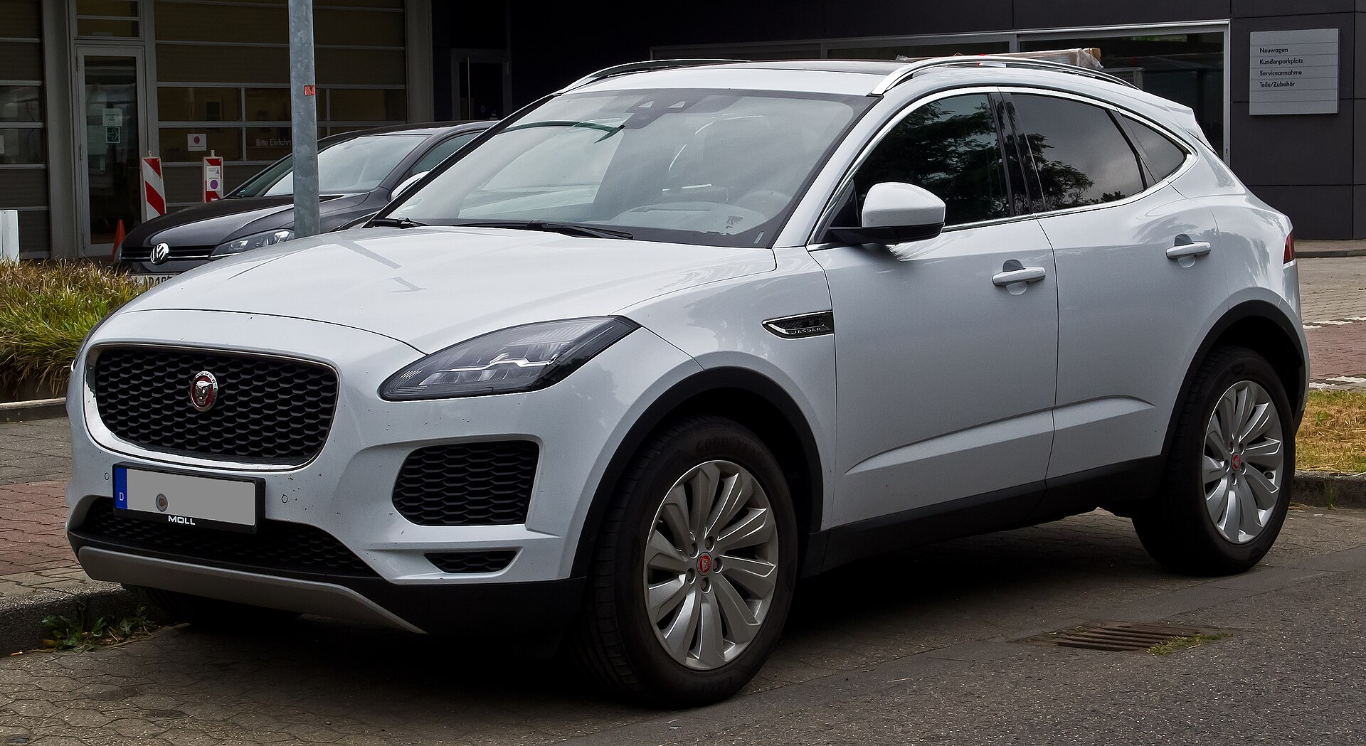 Jaguar E-Pace D180, front view