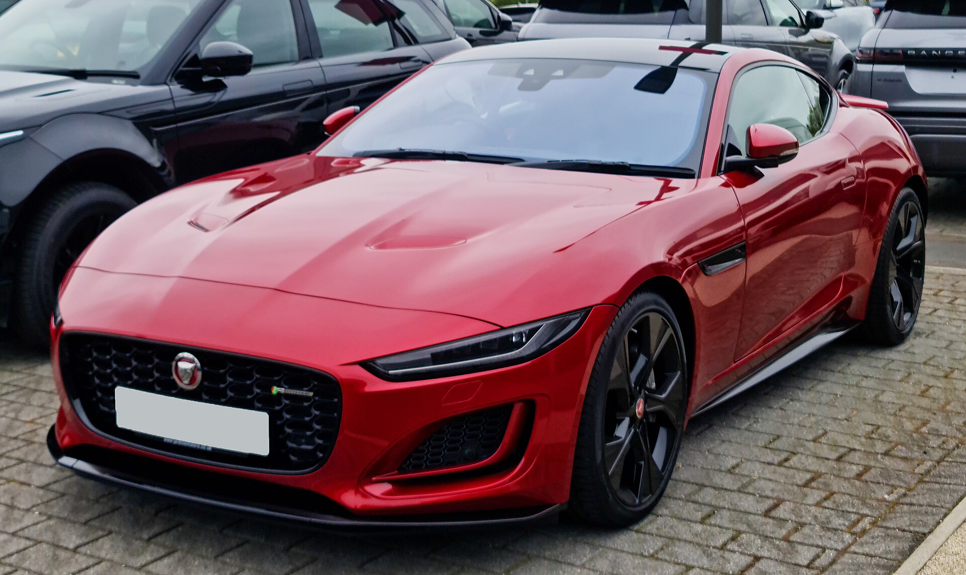Facelifted Jaguar F-Type with slim Pixel LED headlights