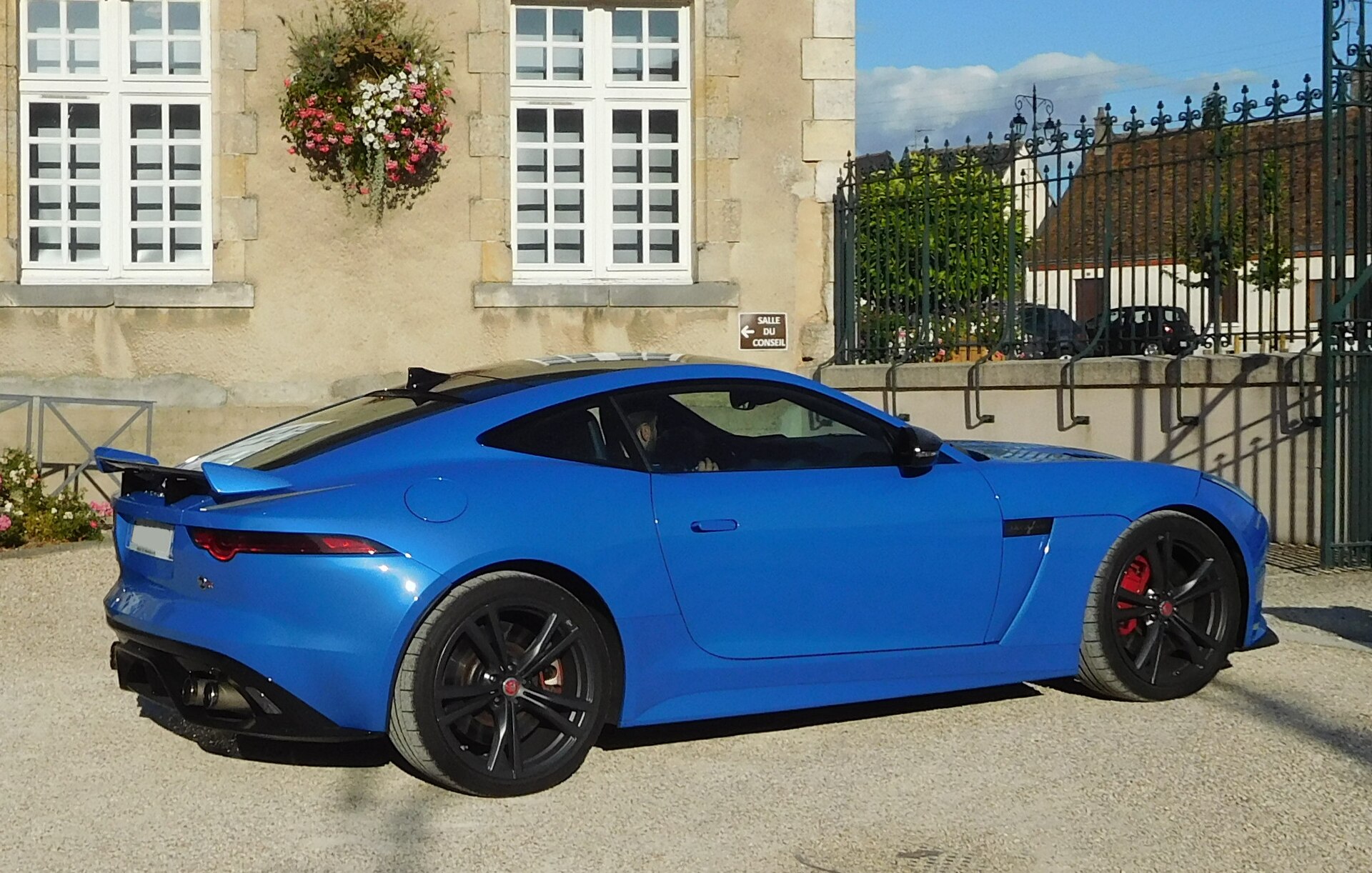 Jaguar F-Type SVR coupe