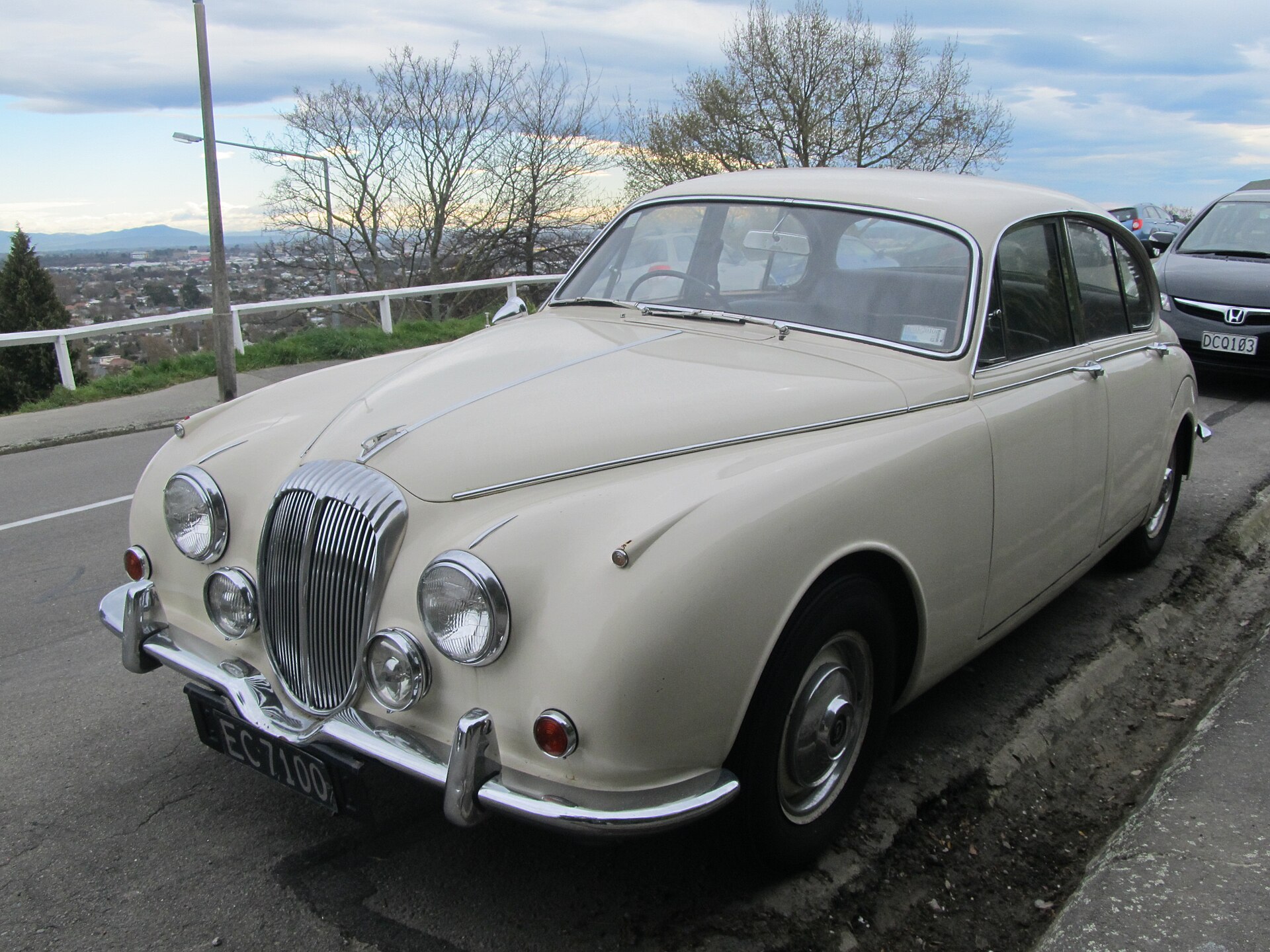 Daimler V8-250 saloon with fluted grille
