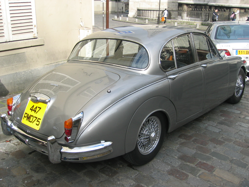 Jaguar Mark 2 saloon, side view