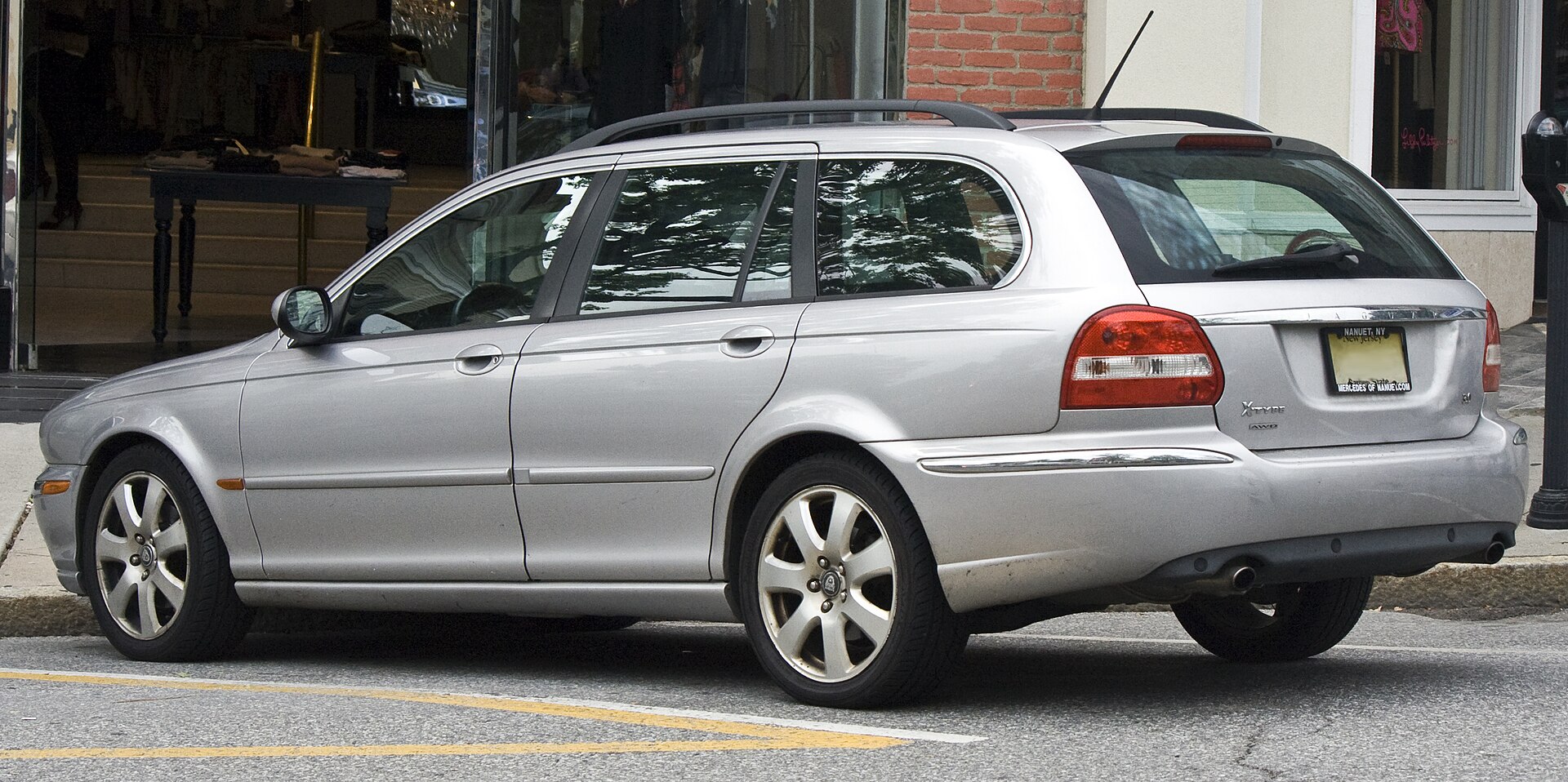 Jaguar X-Type estate with 3.0 V6 and all-wheel drive