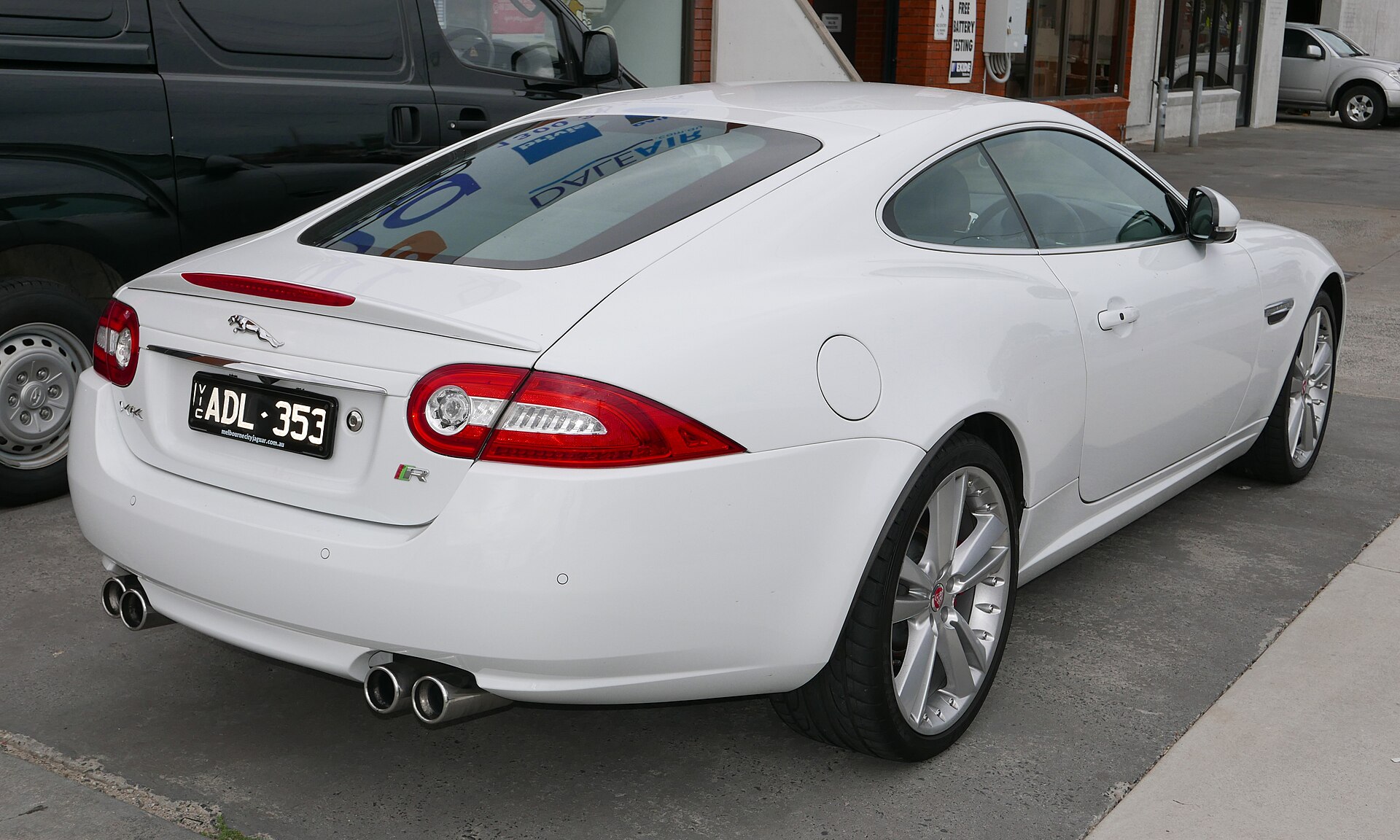 Jaguar XKR X150 coupé, rear three-quarter view