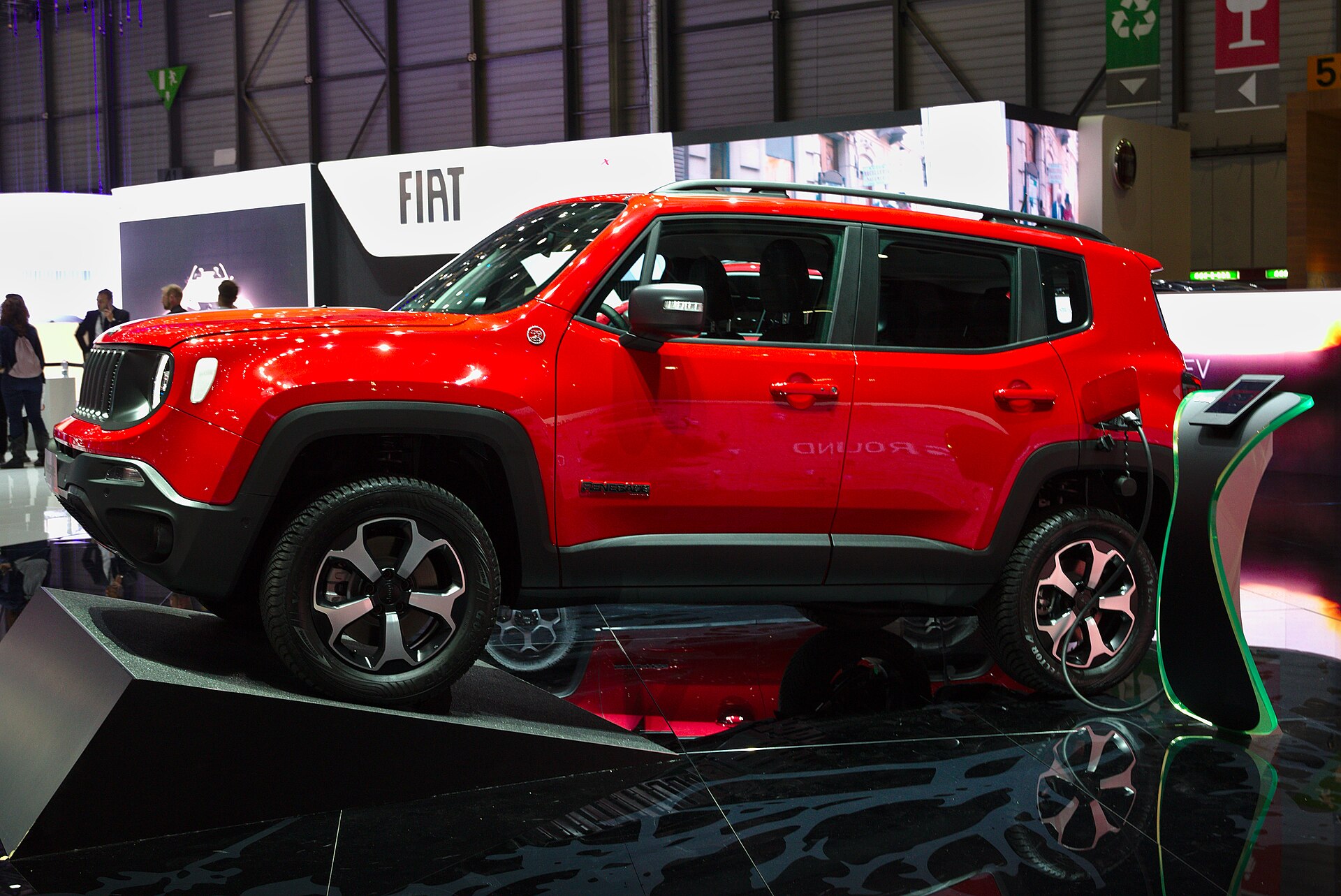 Jeep Renegade plug-in hybrid at the Geneva show
