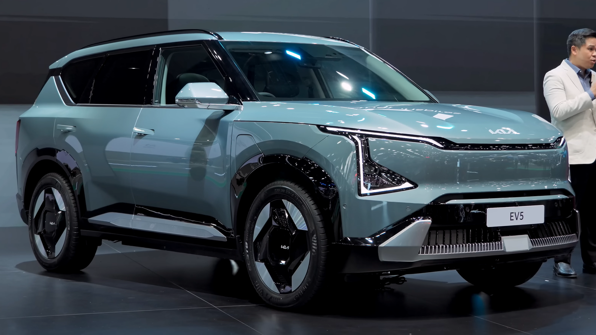 Kia EV5 Earth AWD, front view
